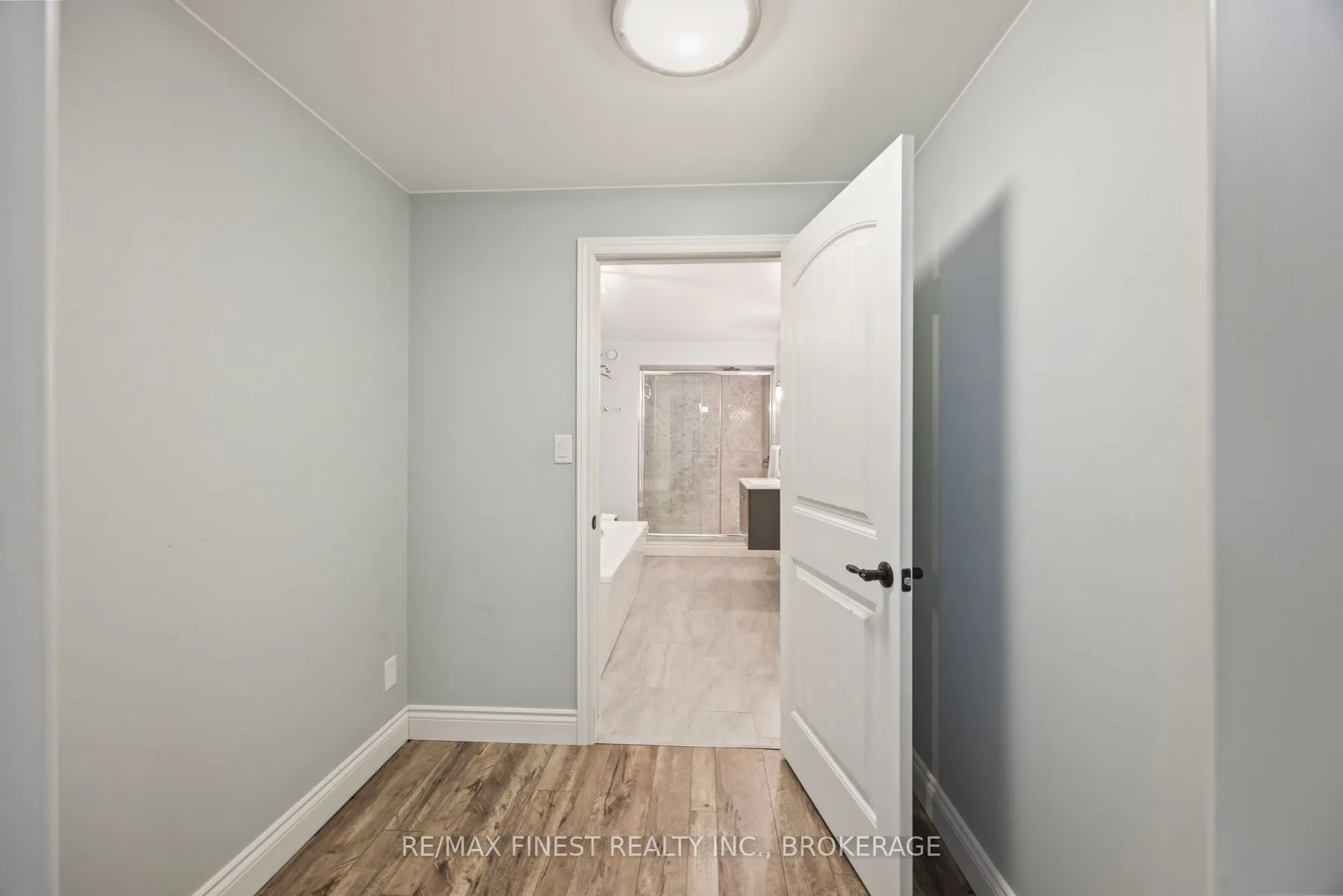 1231 Lisbon Place