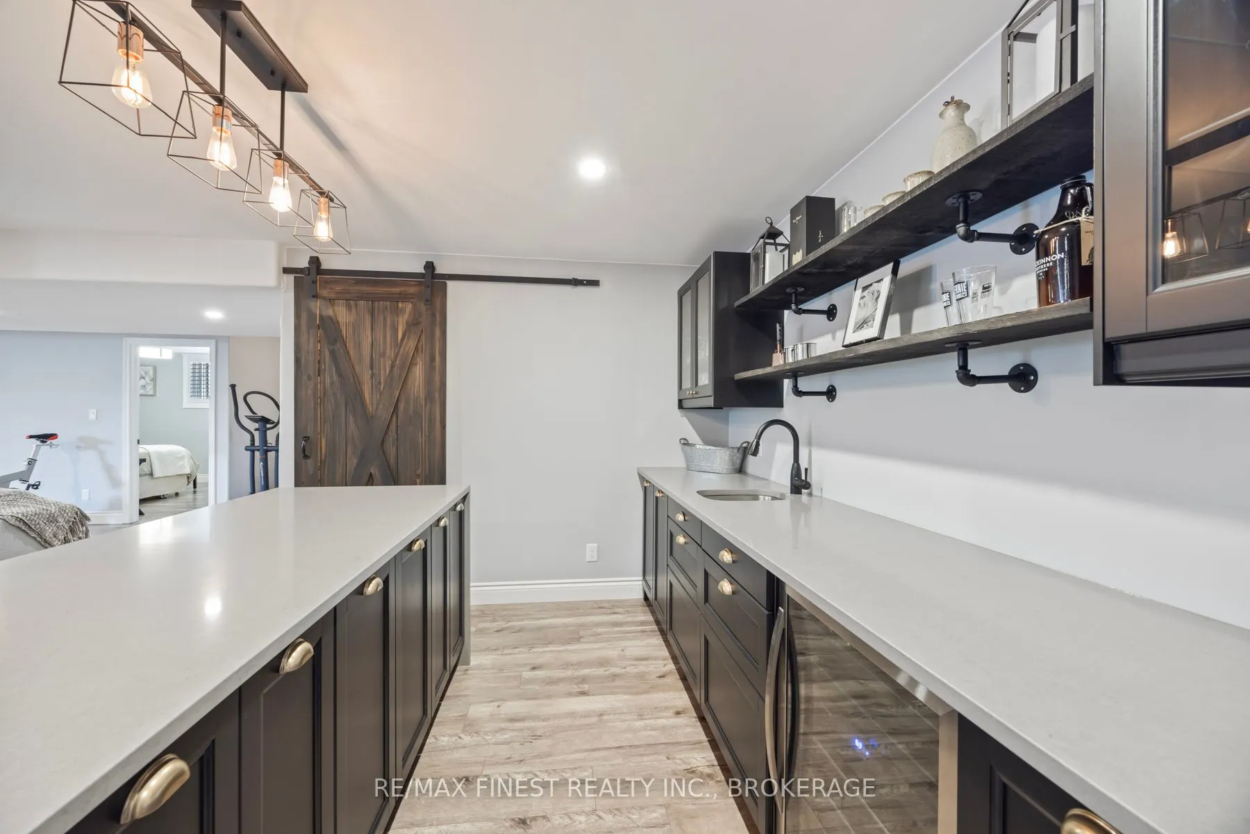 1231 Lisbon Place