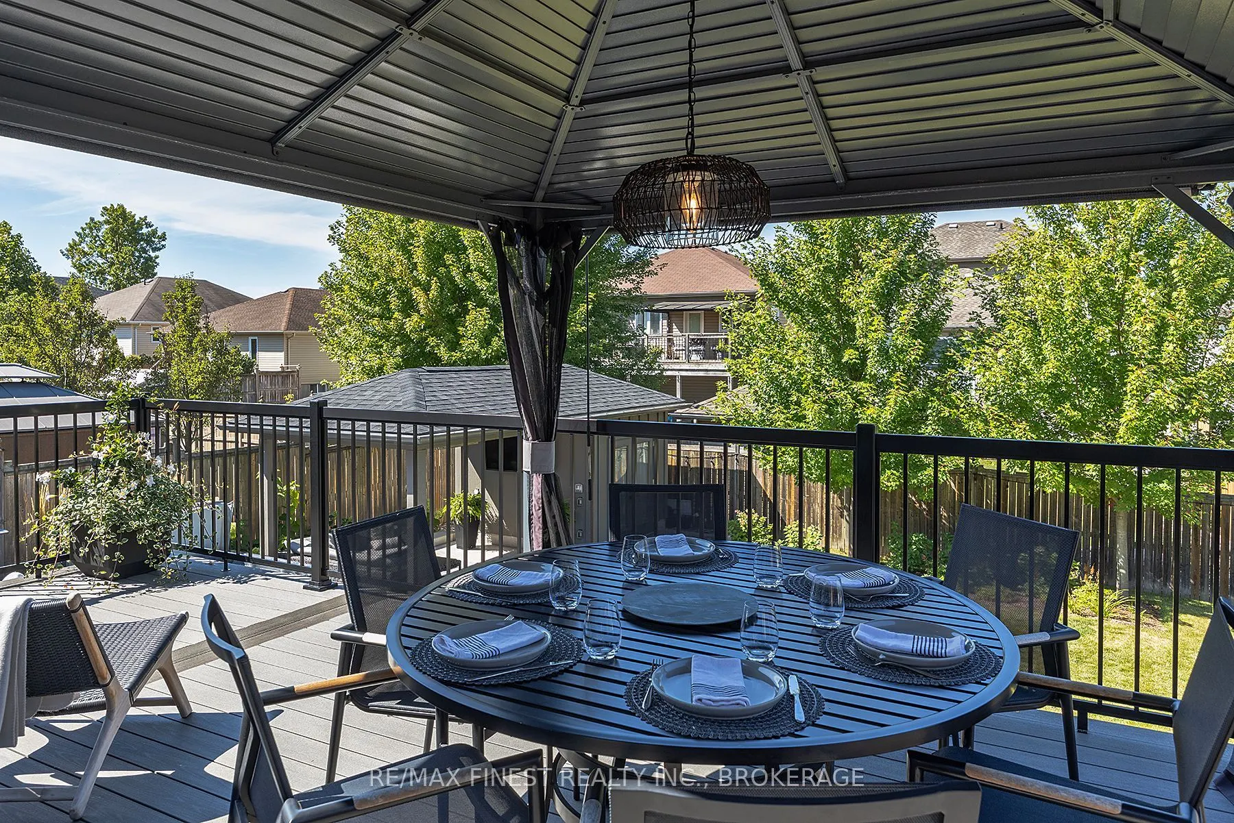 1231 Lisbon Place