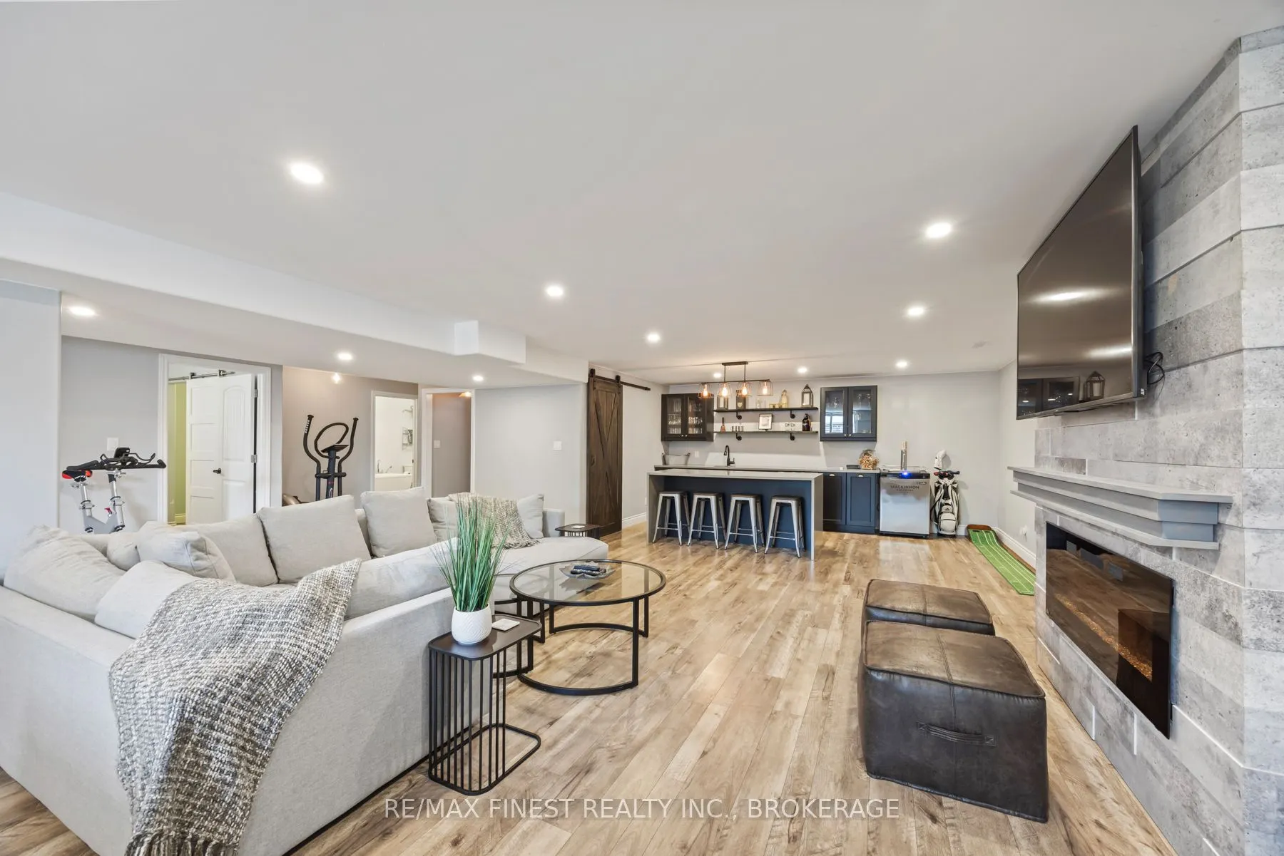 1231 Lisbon Place