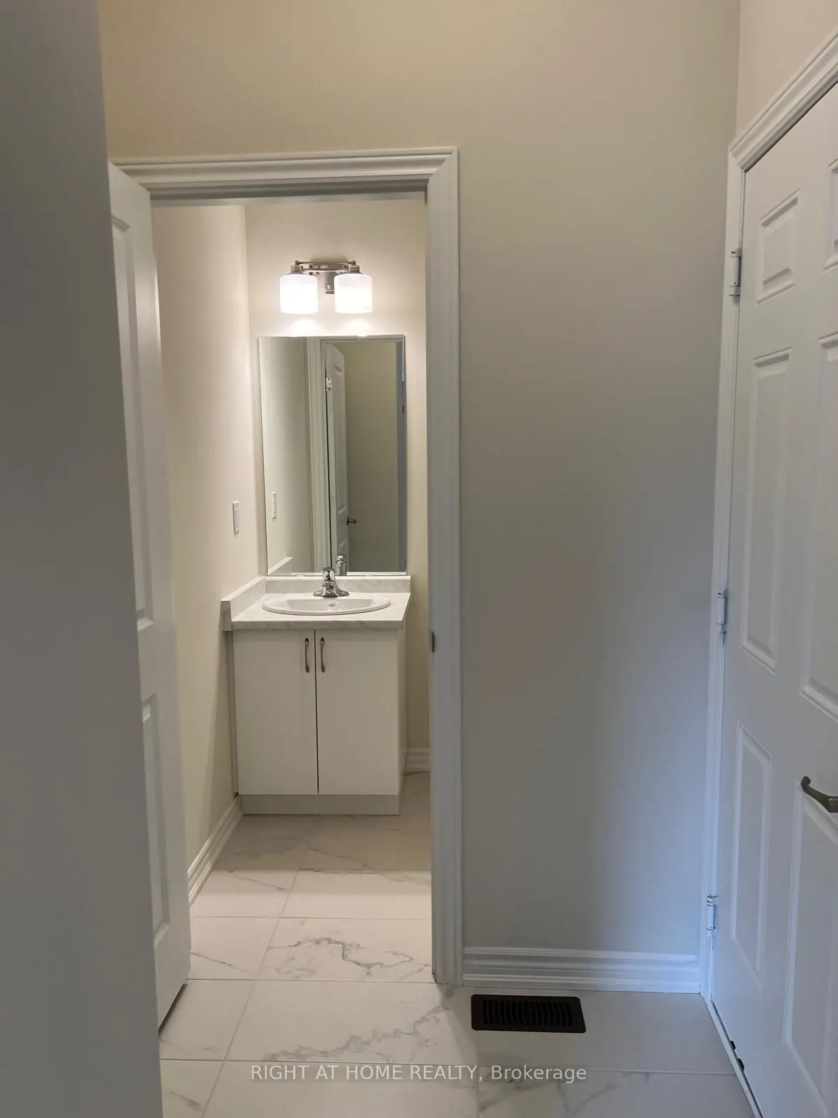 620 Colborne Street W, #60
