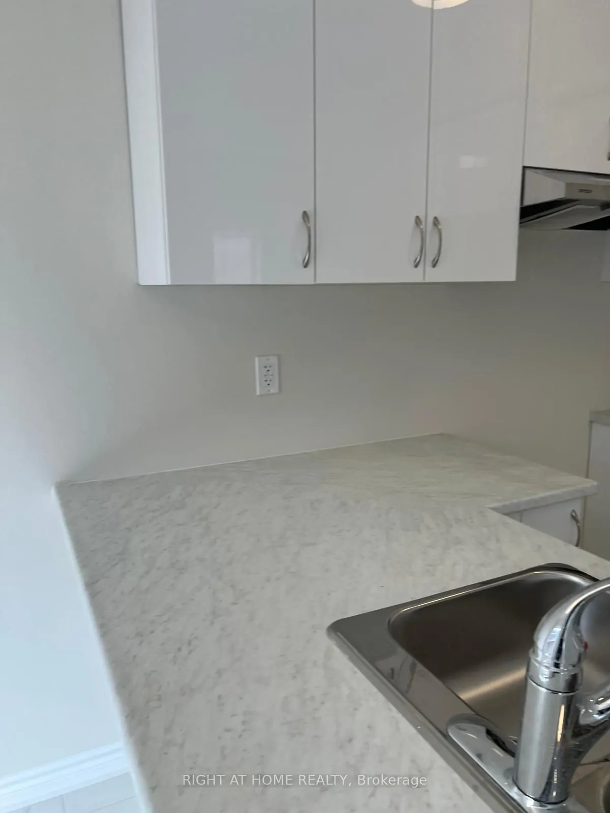 620 Colborne Street W, #60