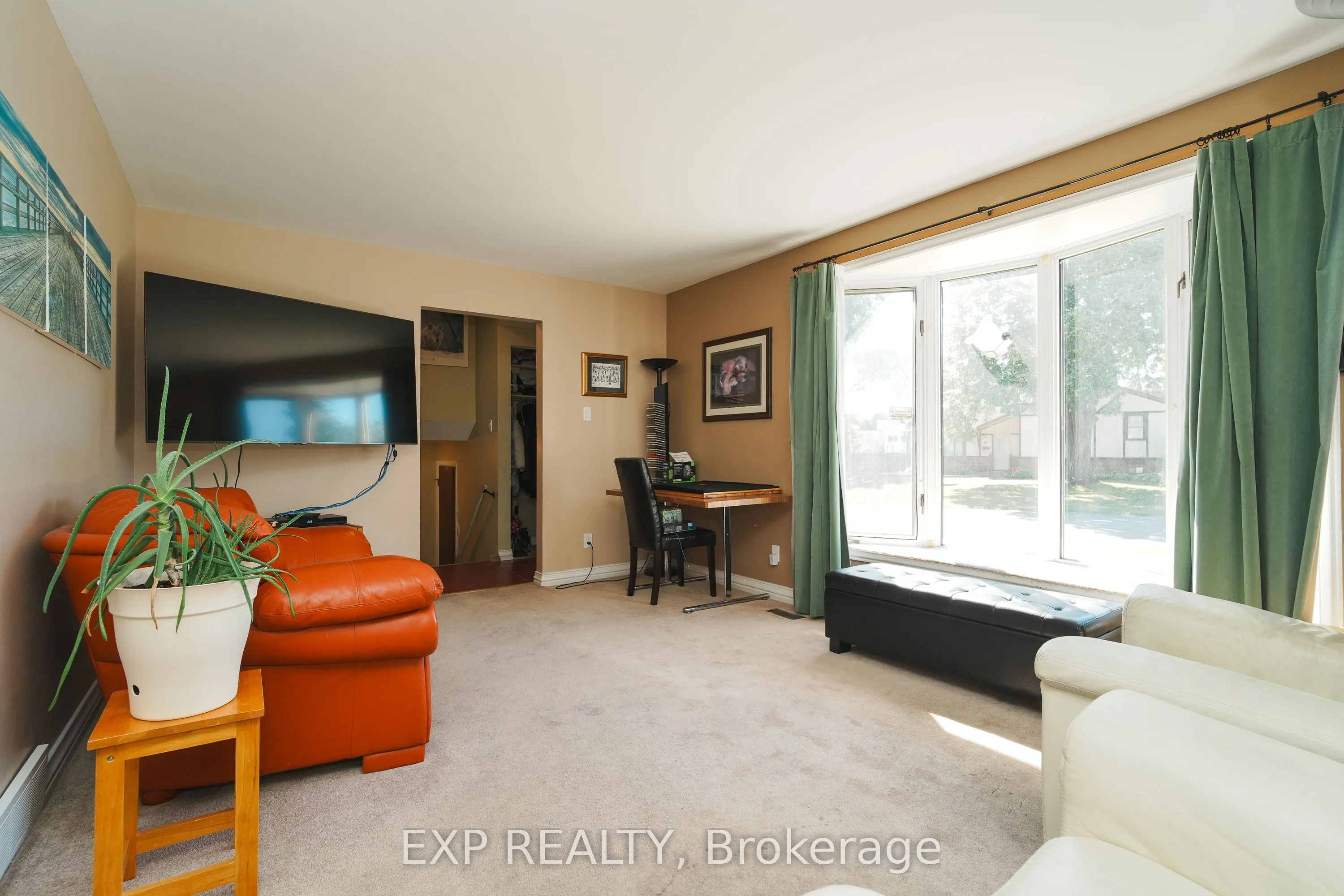 36 Keewatin Crescent