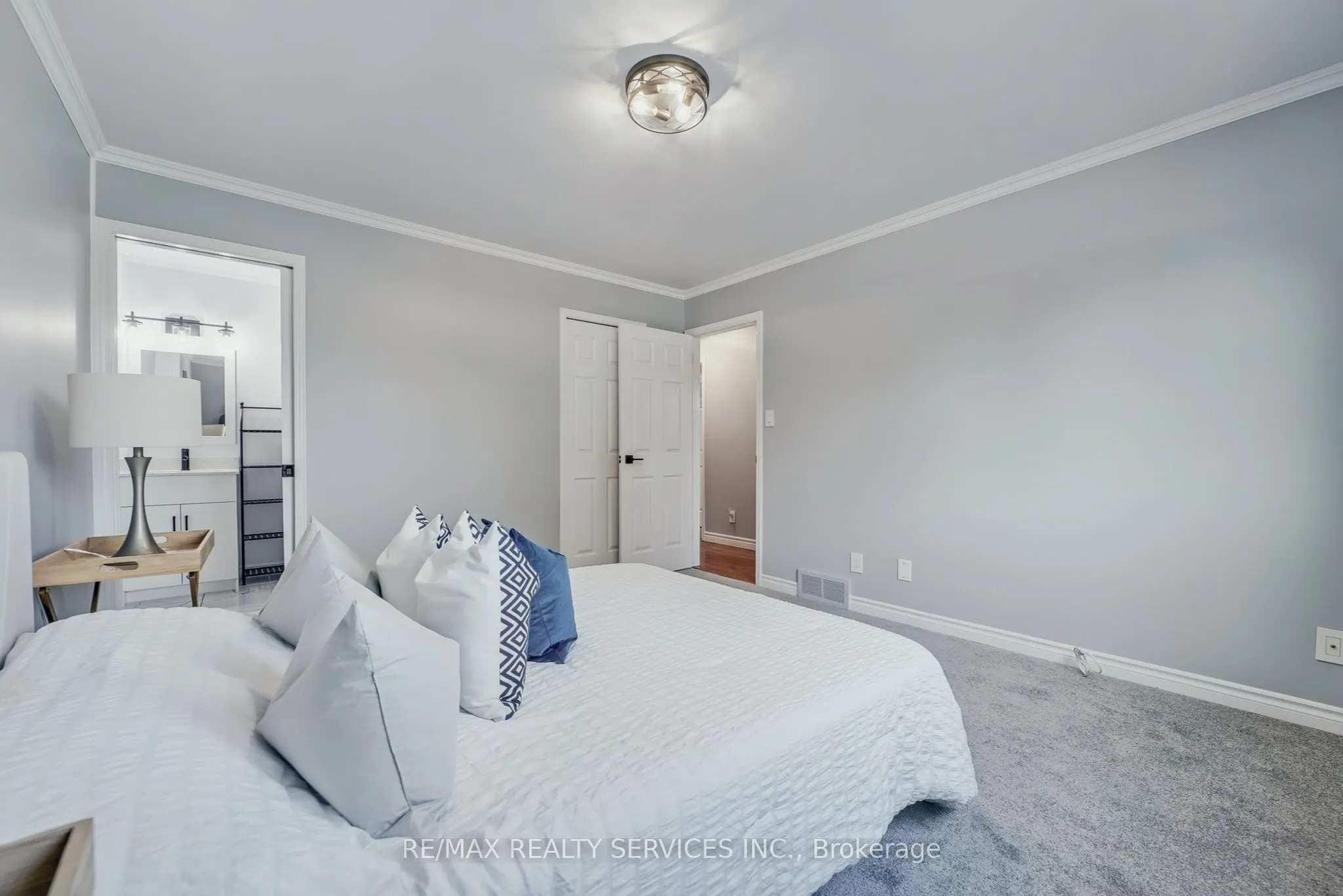 67 Westbury Crescent