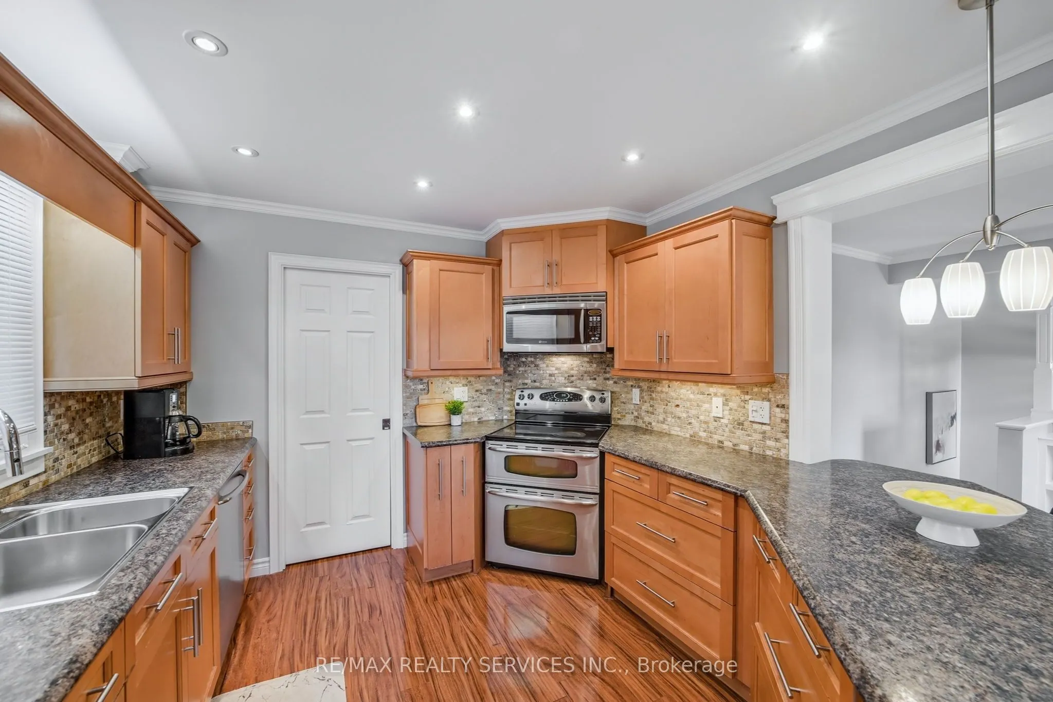 67 Westbury Crescent
