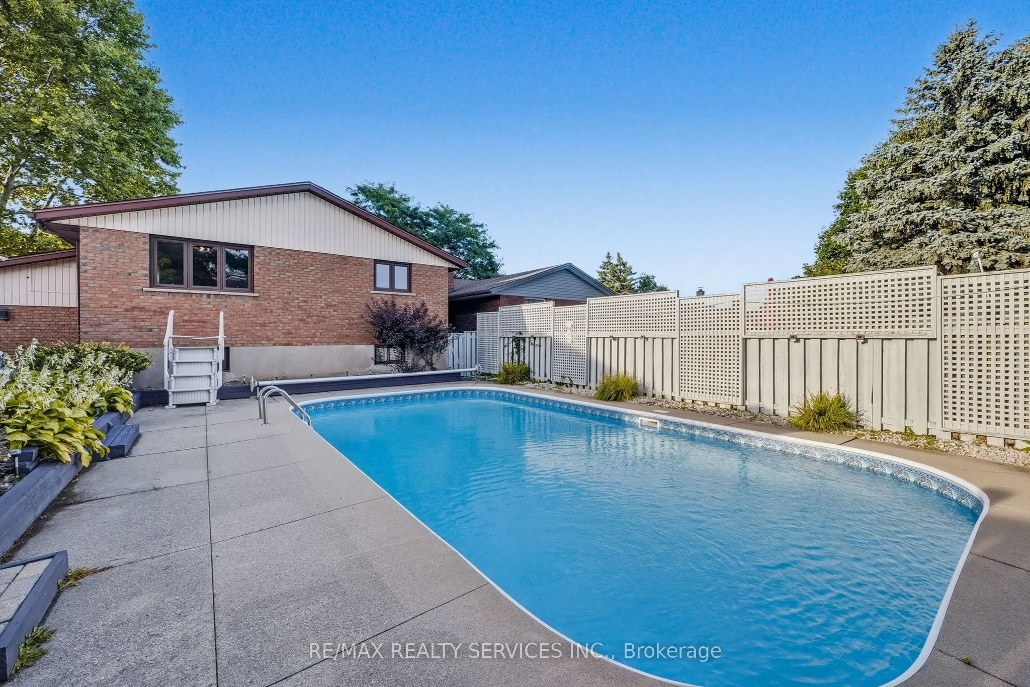 67 Westbury Crescent