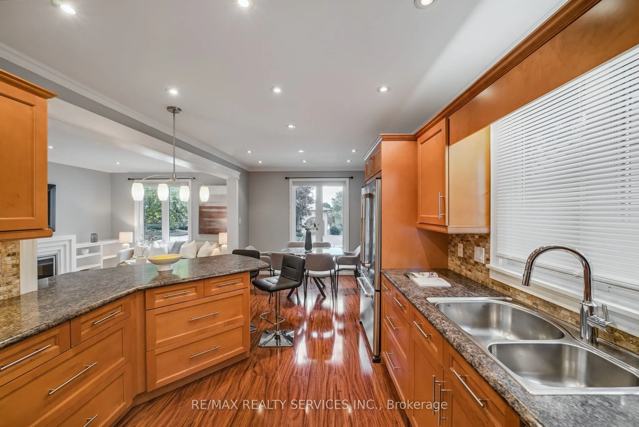 67 Westbury Crescent