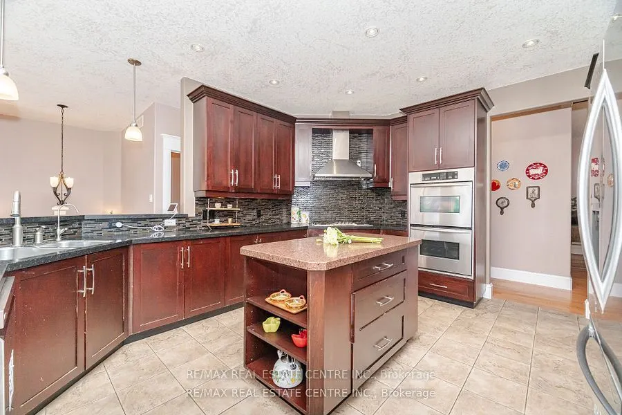 86 Canters Close