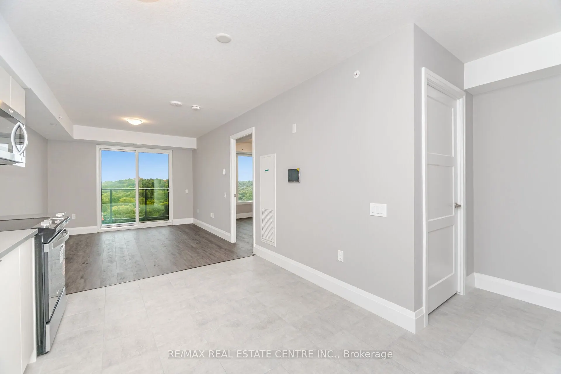 93 Arthur Street South S, #1002
