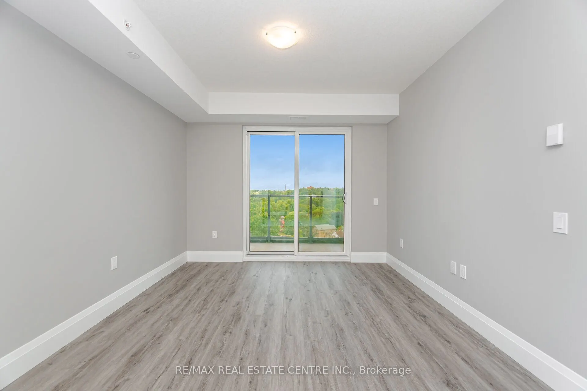 93 Arthur Street South S, #1002