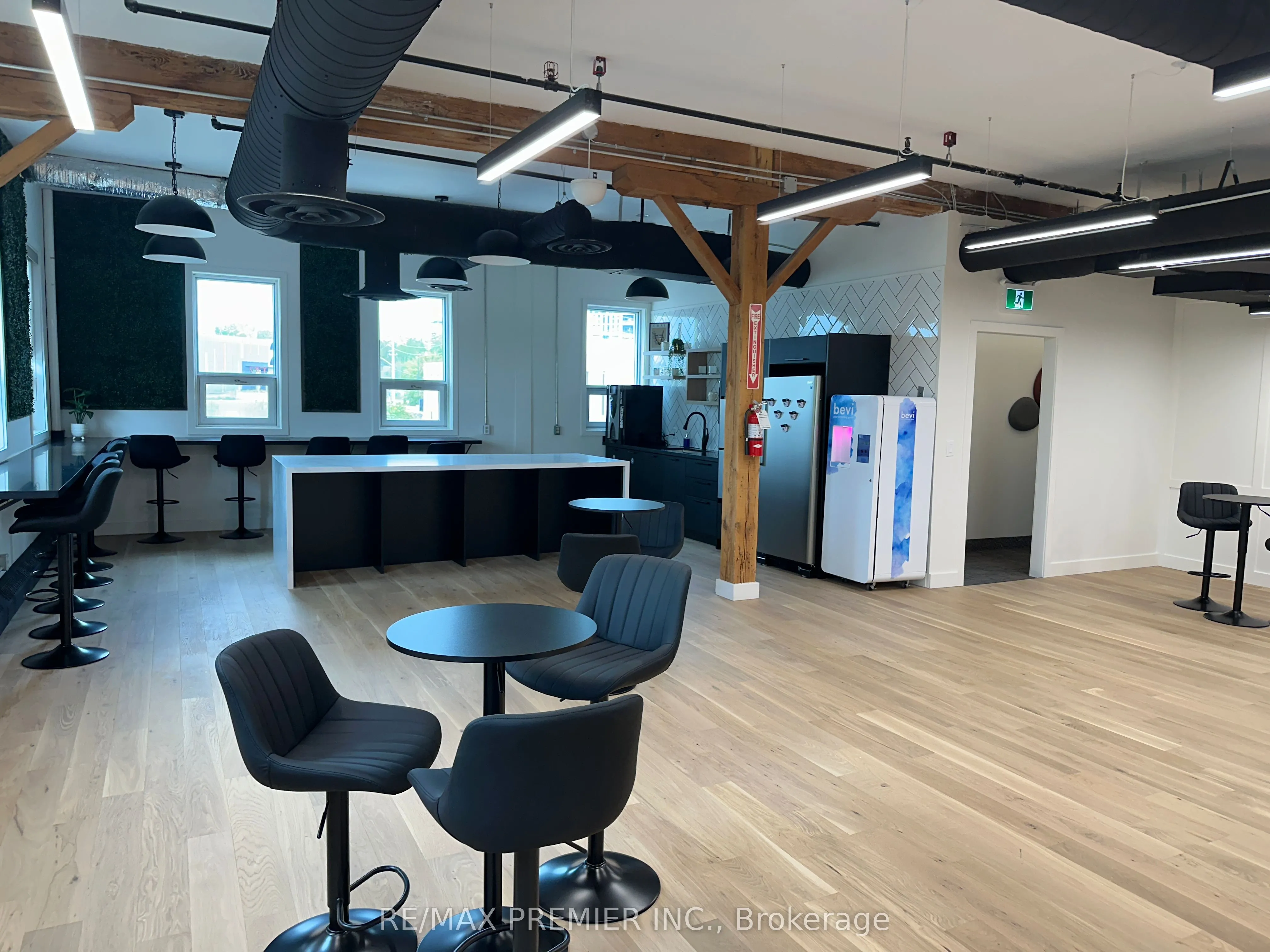 72 Victoria Street S, #300-03