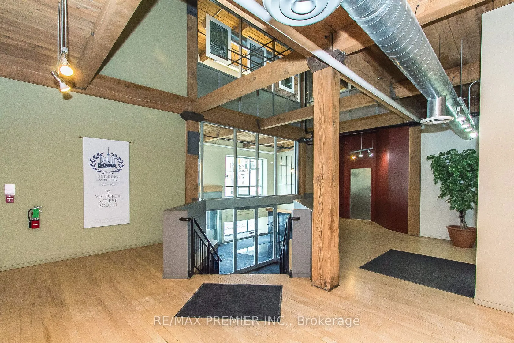 72 Victoria Street S, #300-03