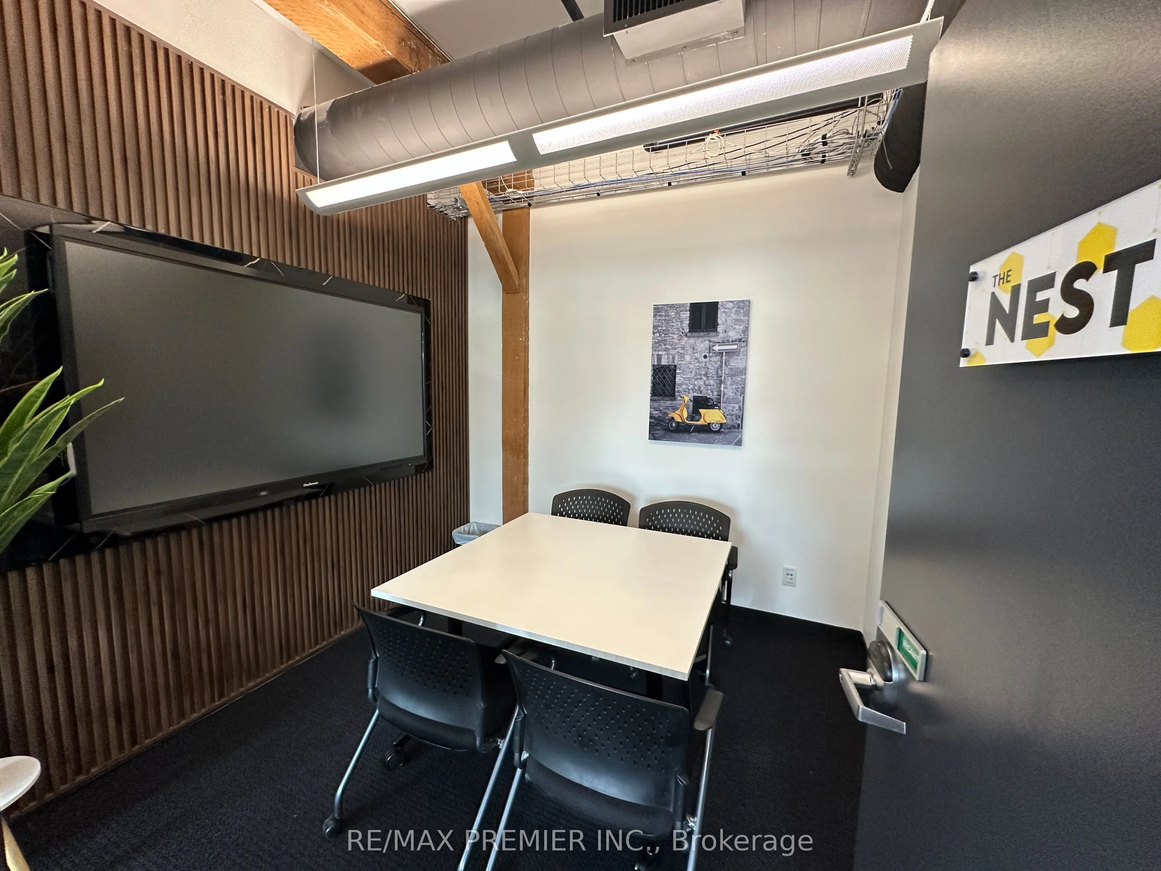 72 Victoria Street S, #300-03