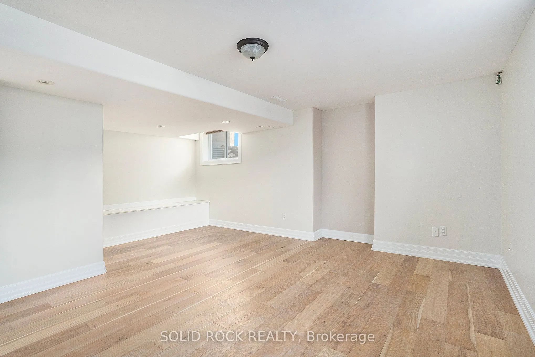 120 Rossland Avenue