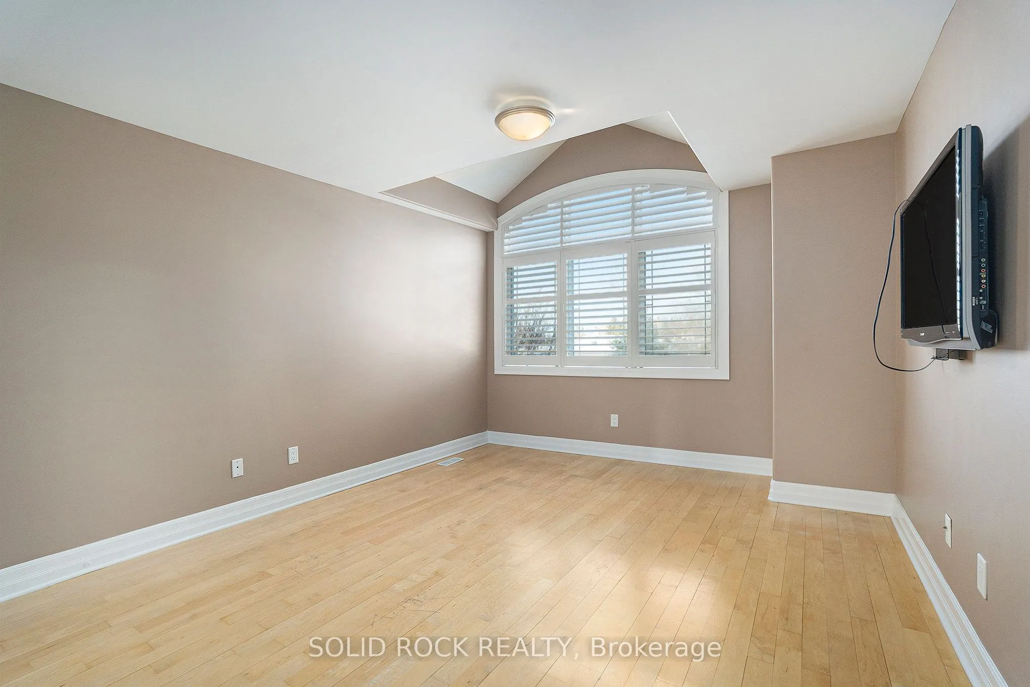 120 Rossland Avenue