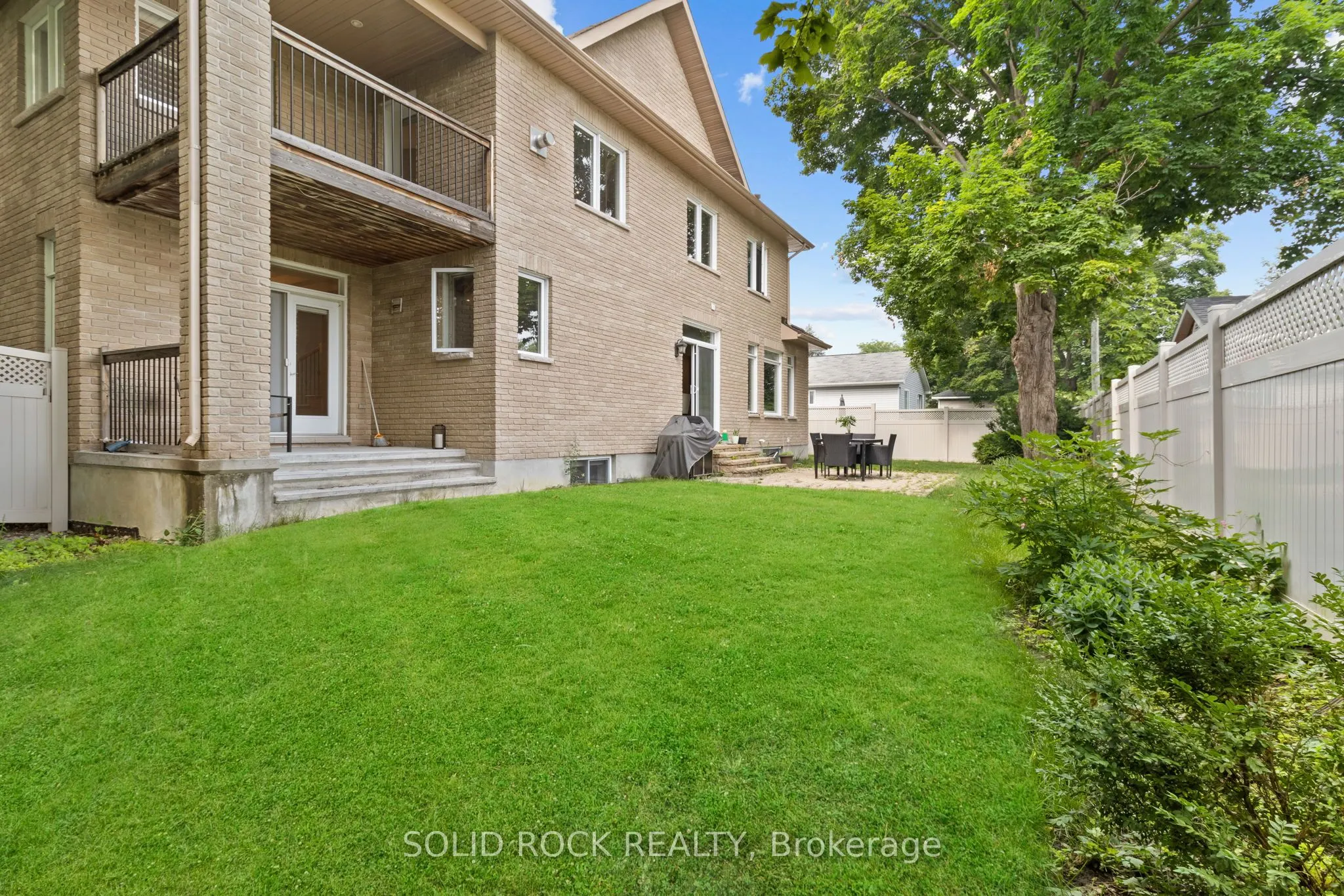 120 Rossland Avenue