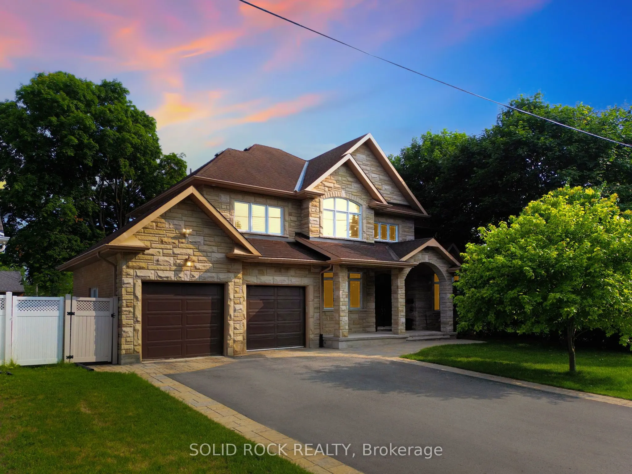 120 Rossland Avenue