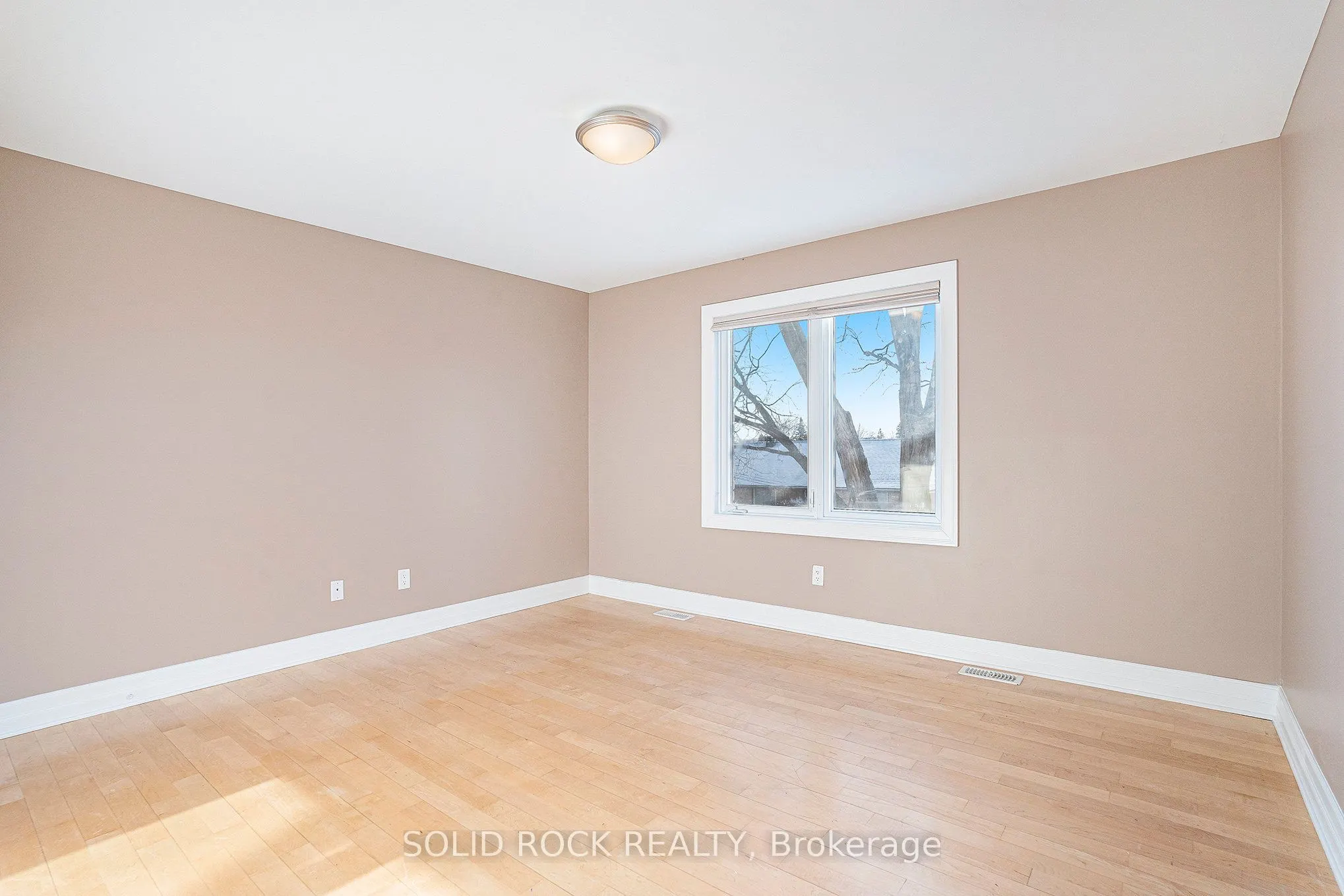 120 Rossland Avenue