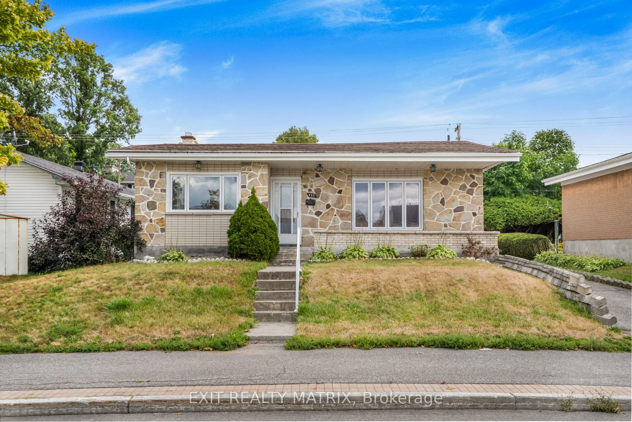 805 Cartier Boulevard