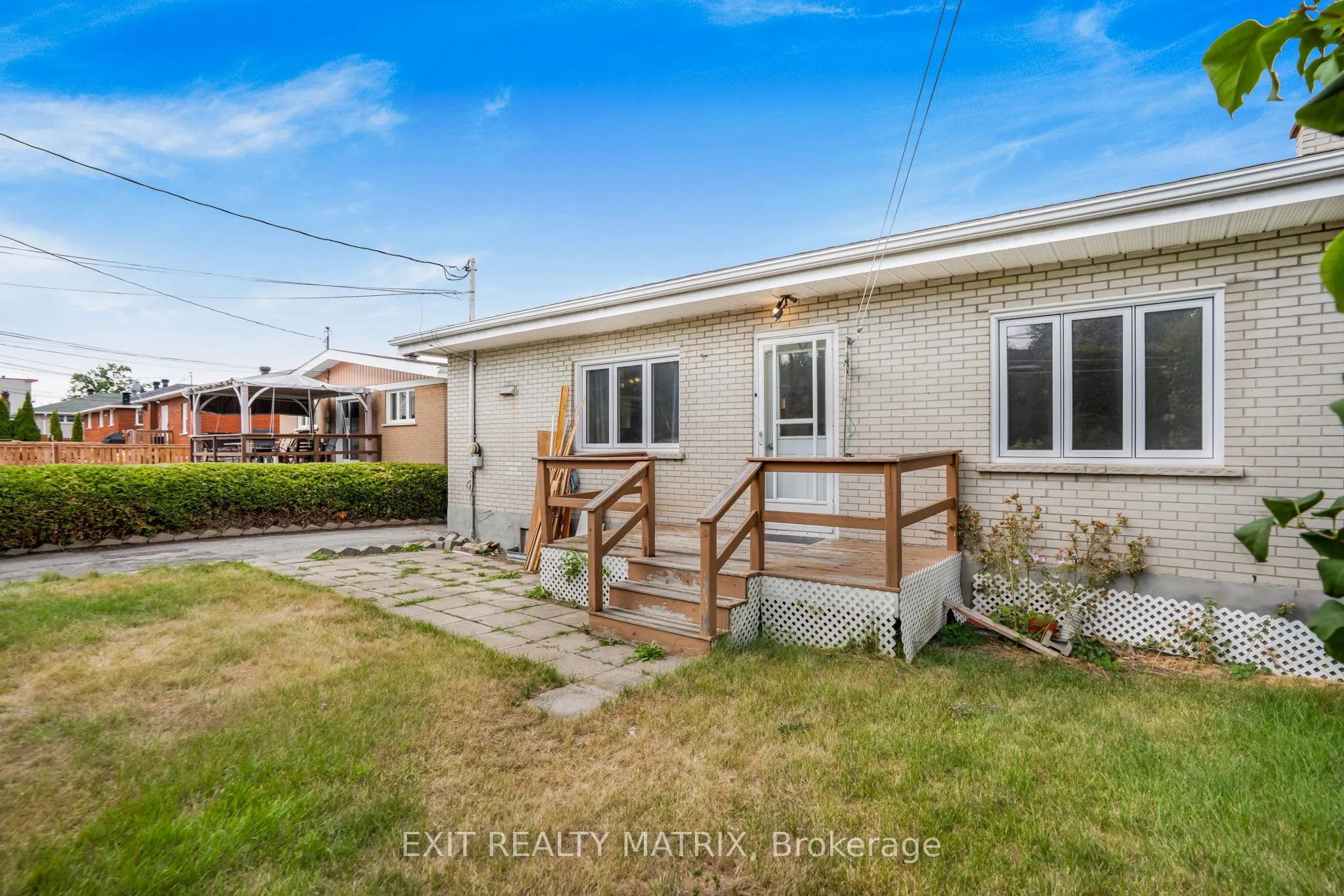 805 Cartier Boulevard