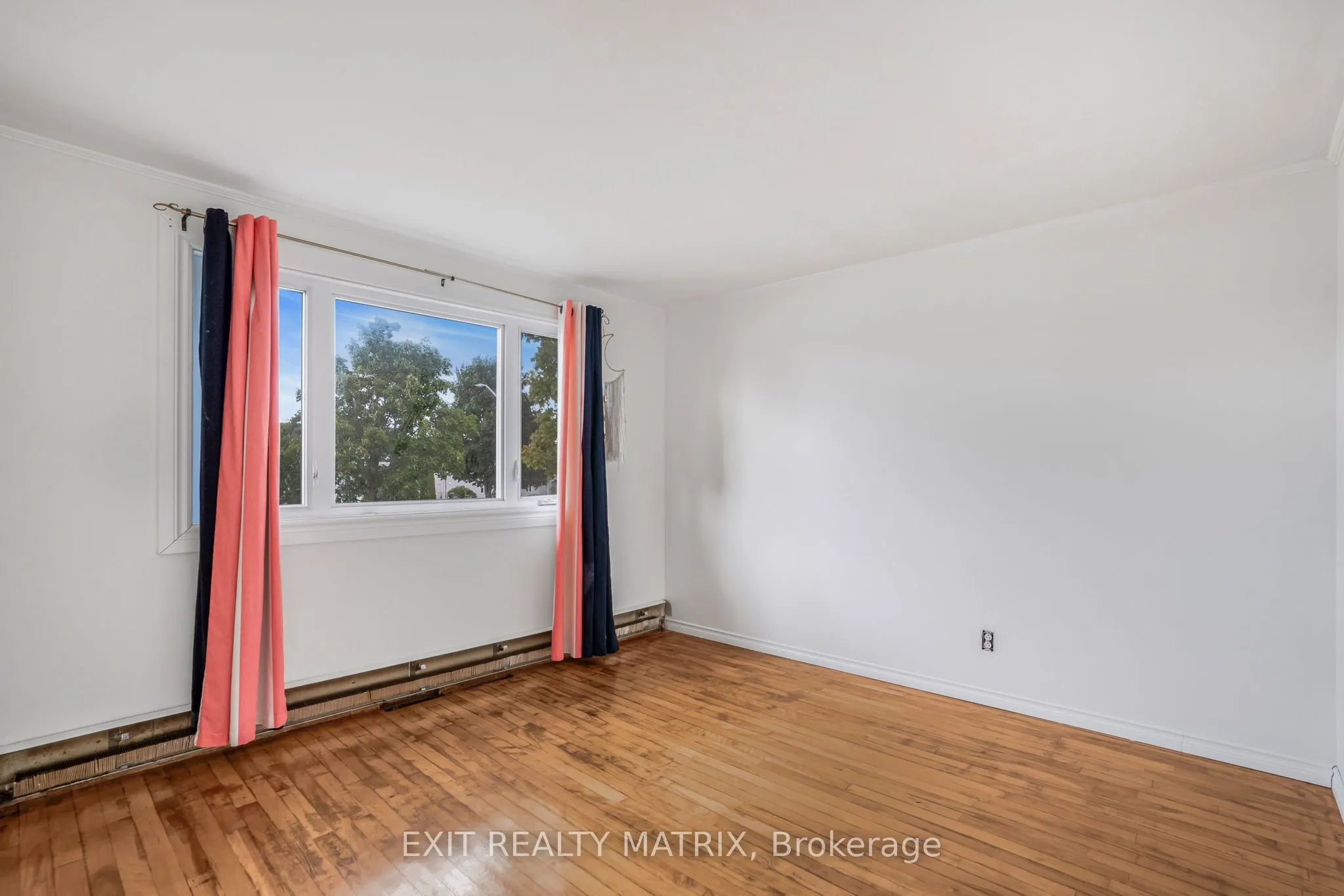 805 Cartier Boulevard