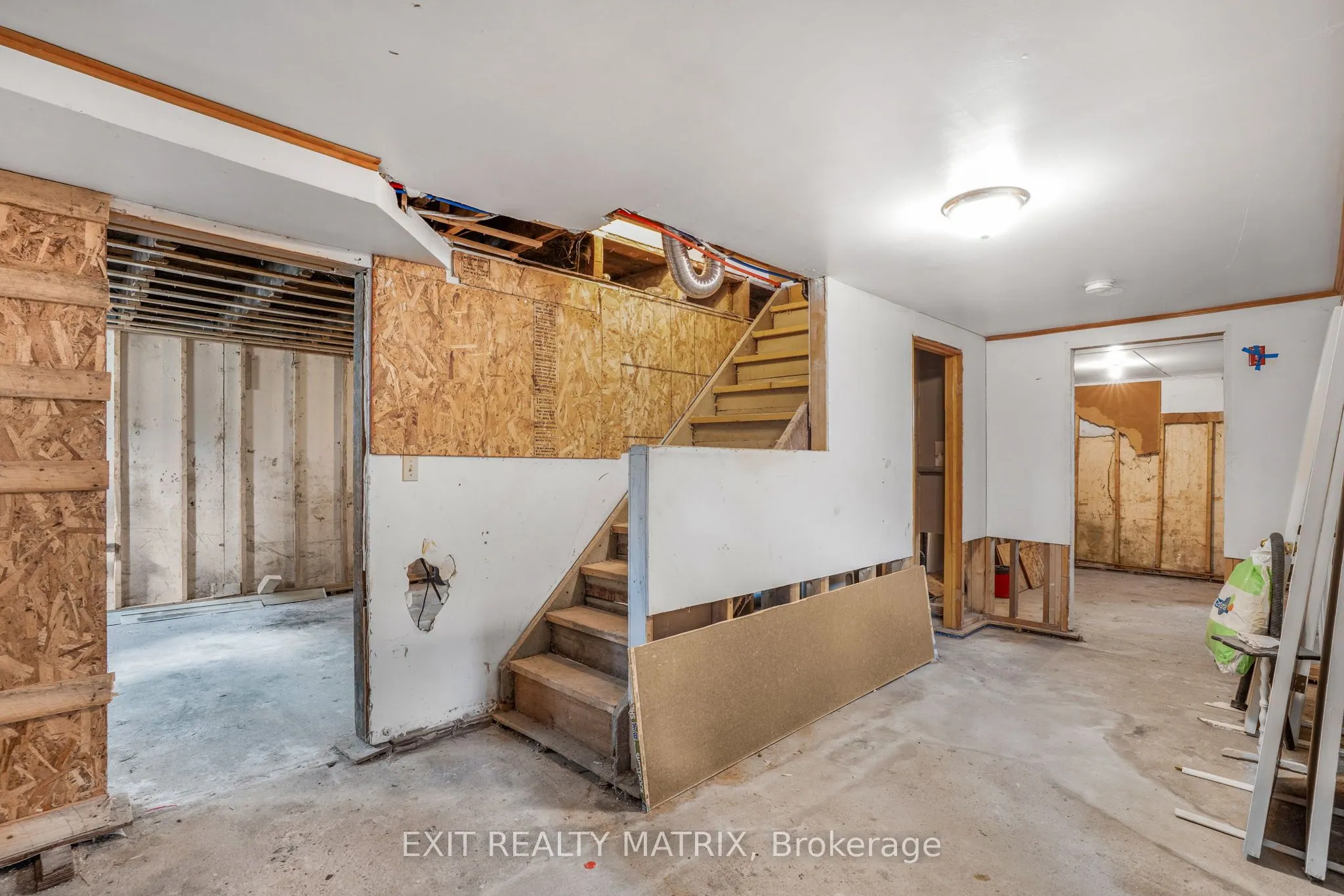 805 Cartier Boulevard