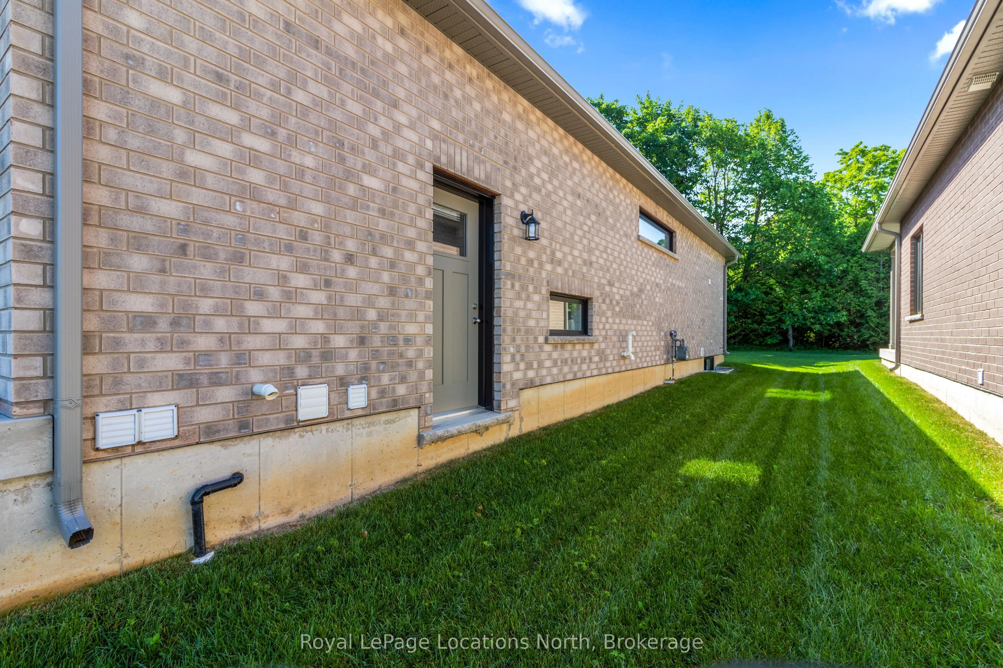 113 EMERSON Way