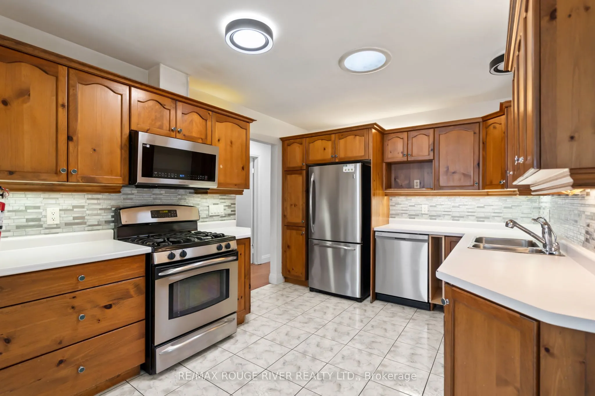 599 Otonabee Drive, #Main