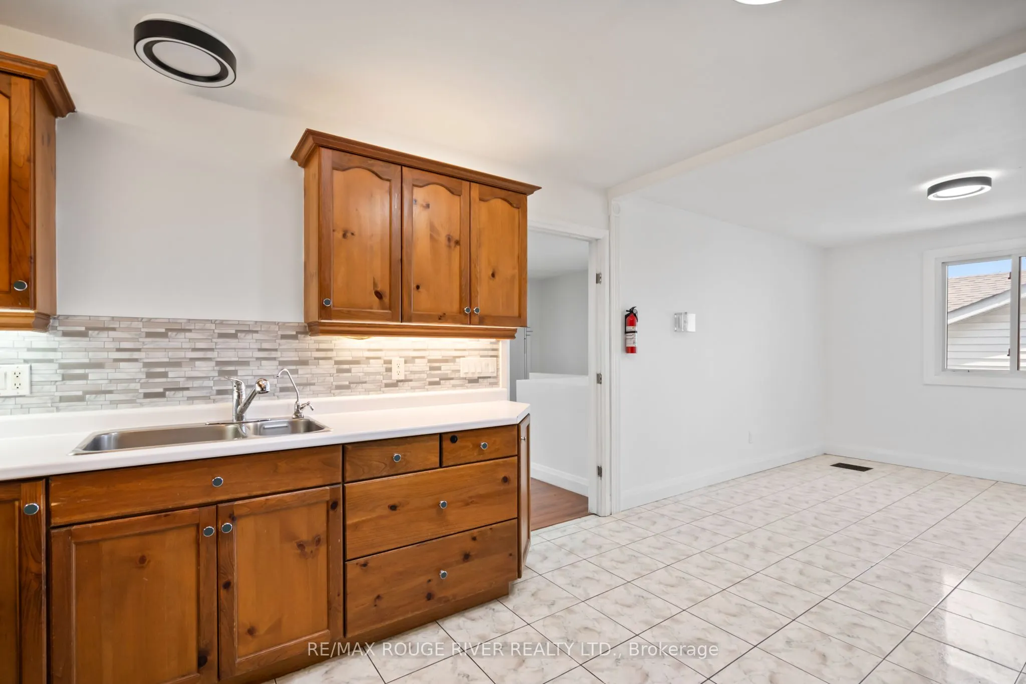 599 Otonabee Drive, #Main