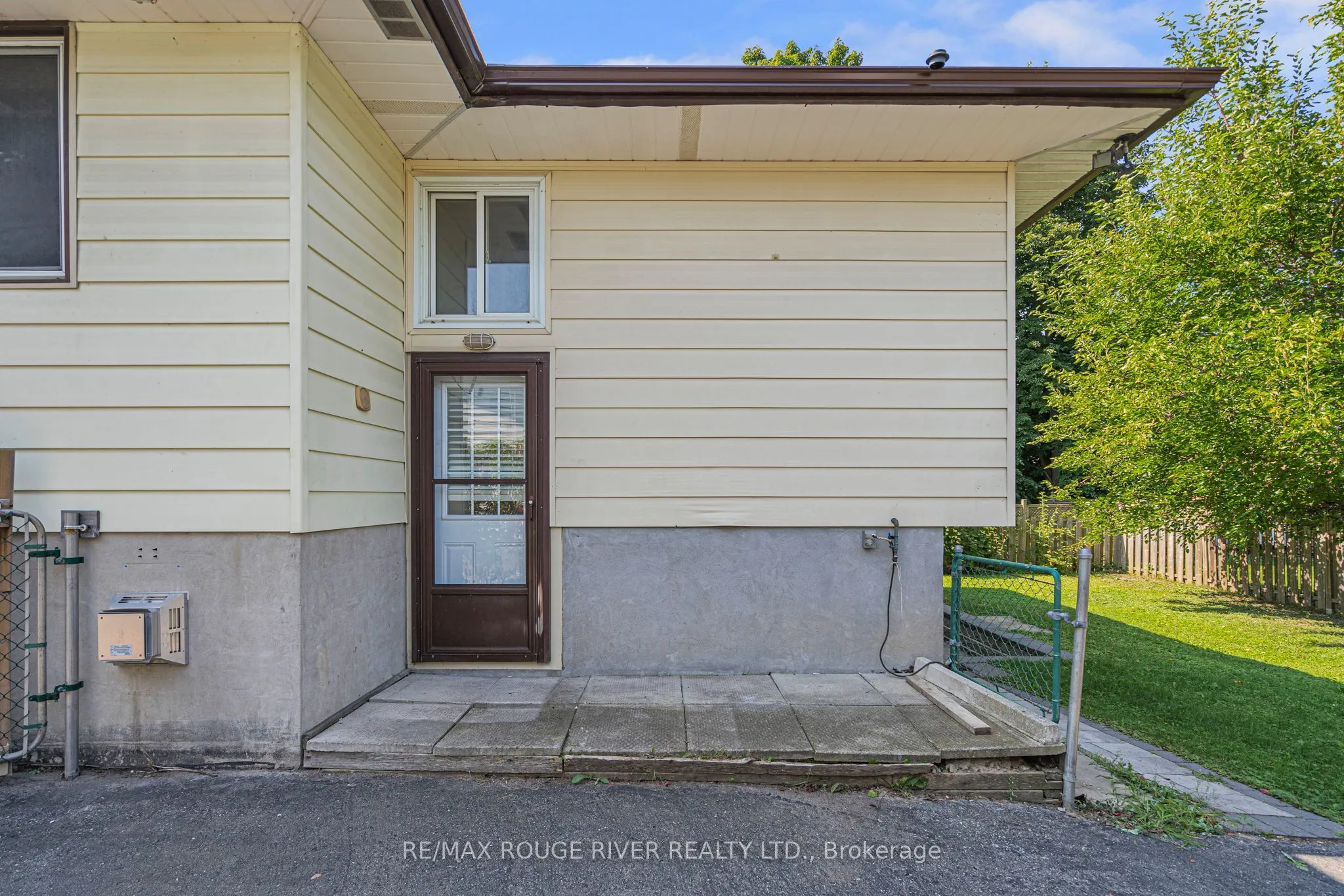 599 Otonabee Drive, #Main