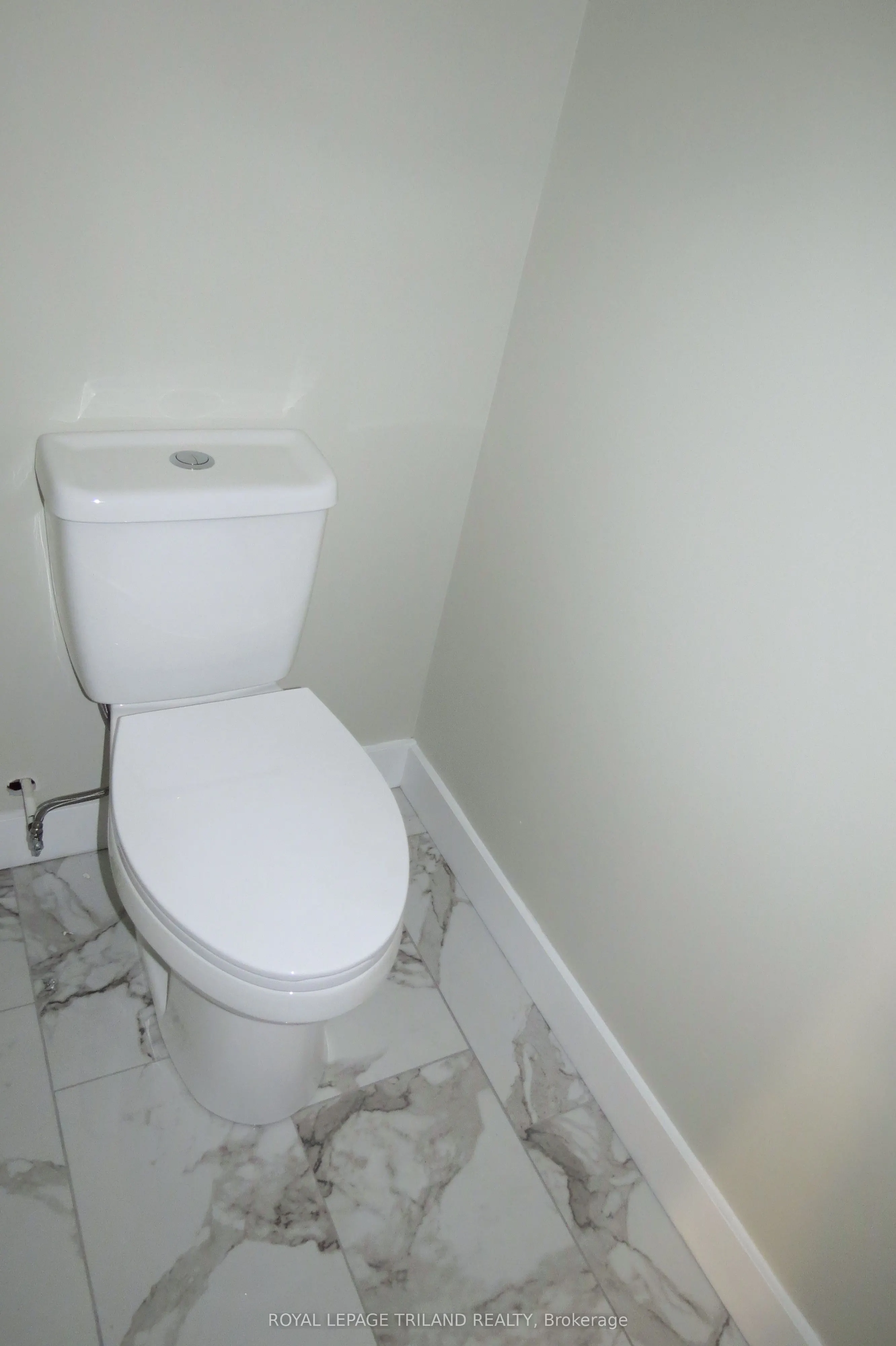 76 Ardsley Road, #Lower
