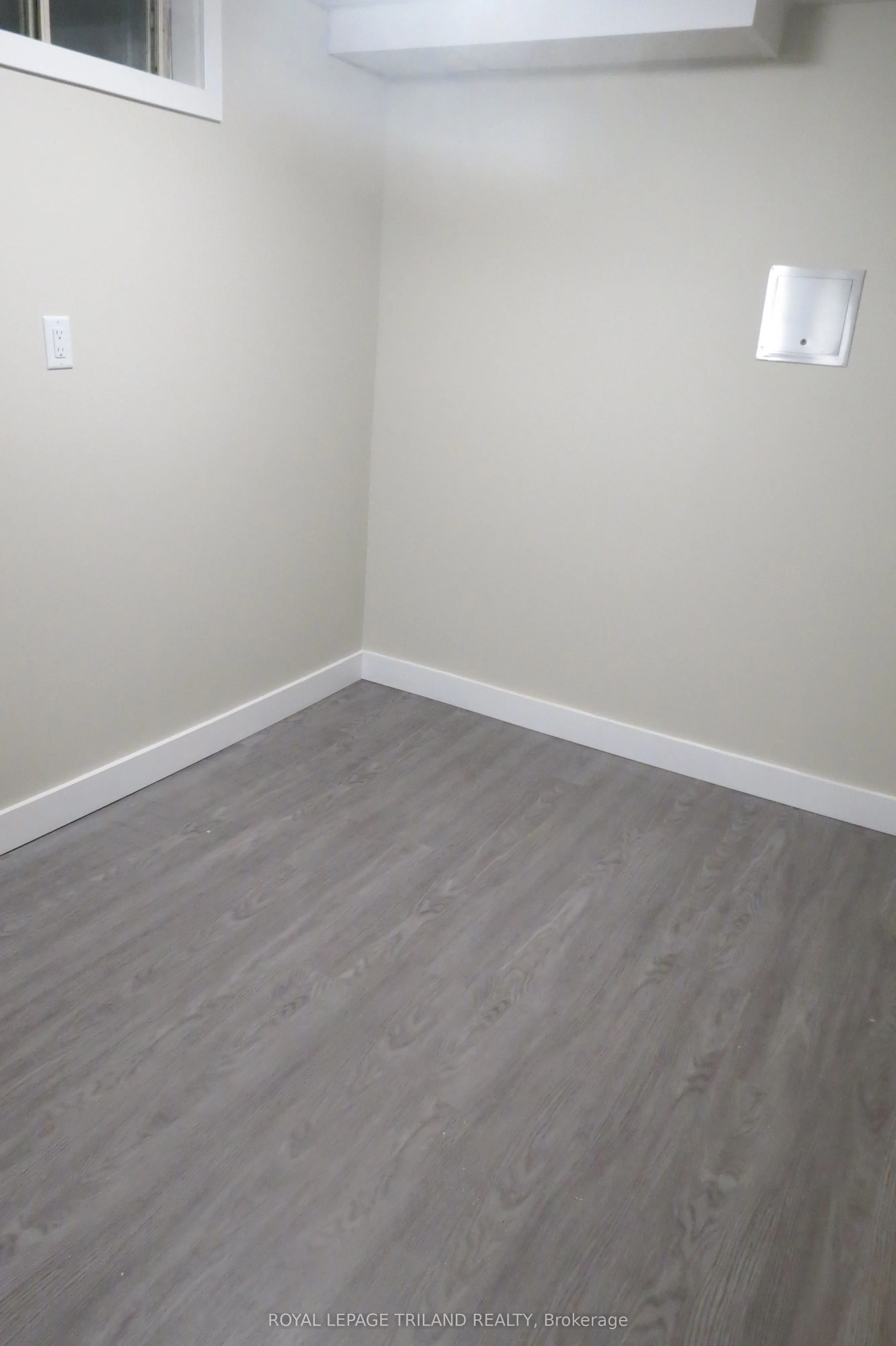 76 Ardsley Road, #Lower