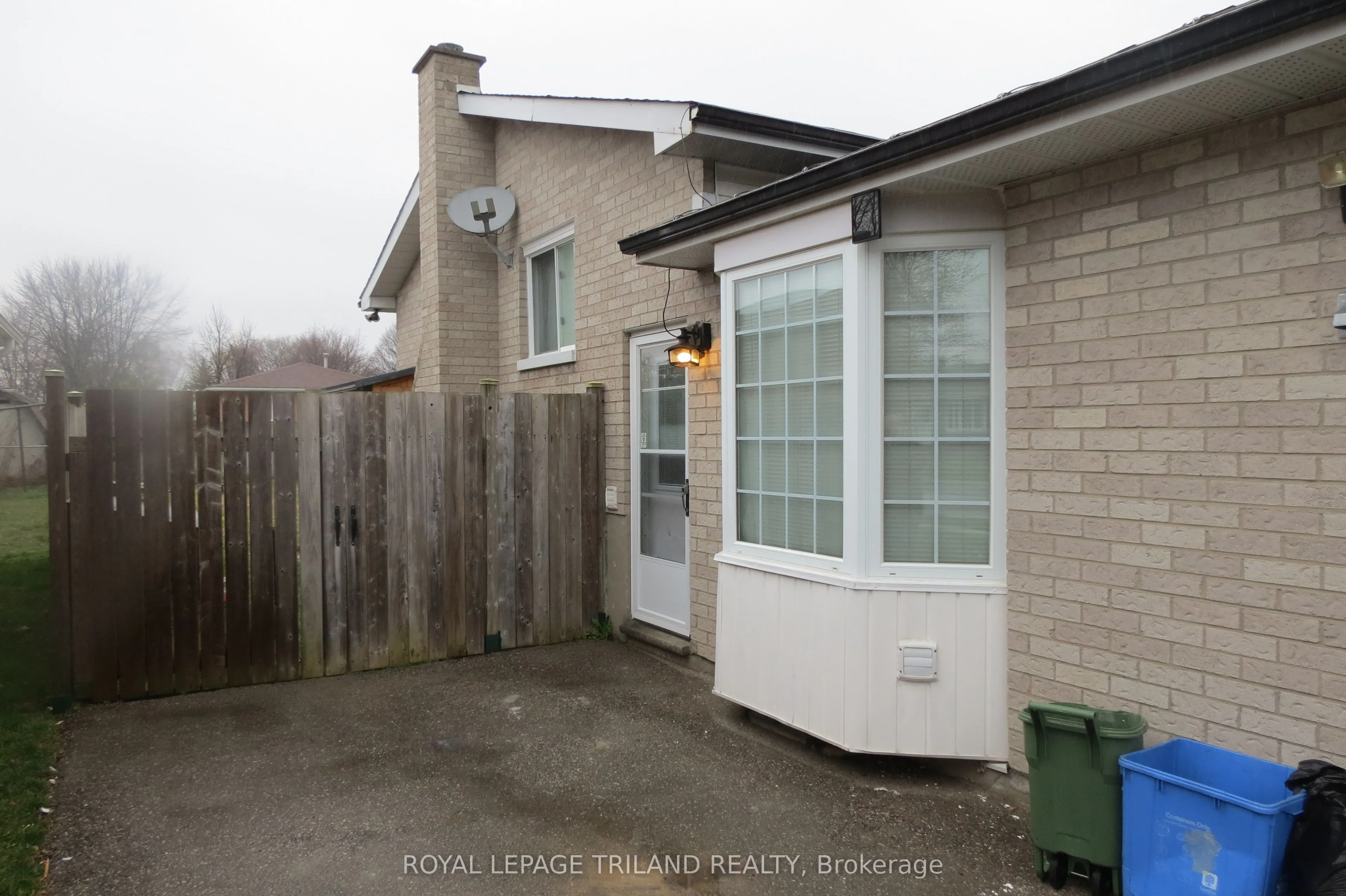 76 Ardsley Road, #Lower