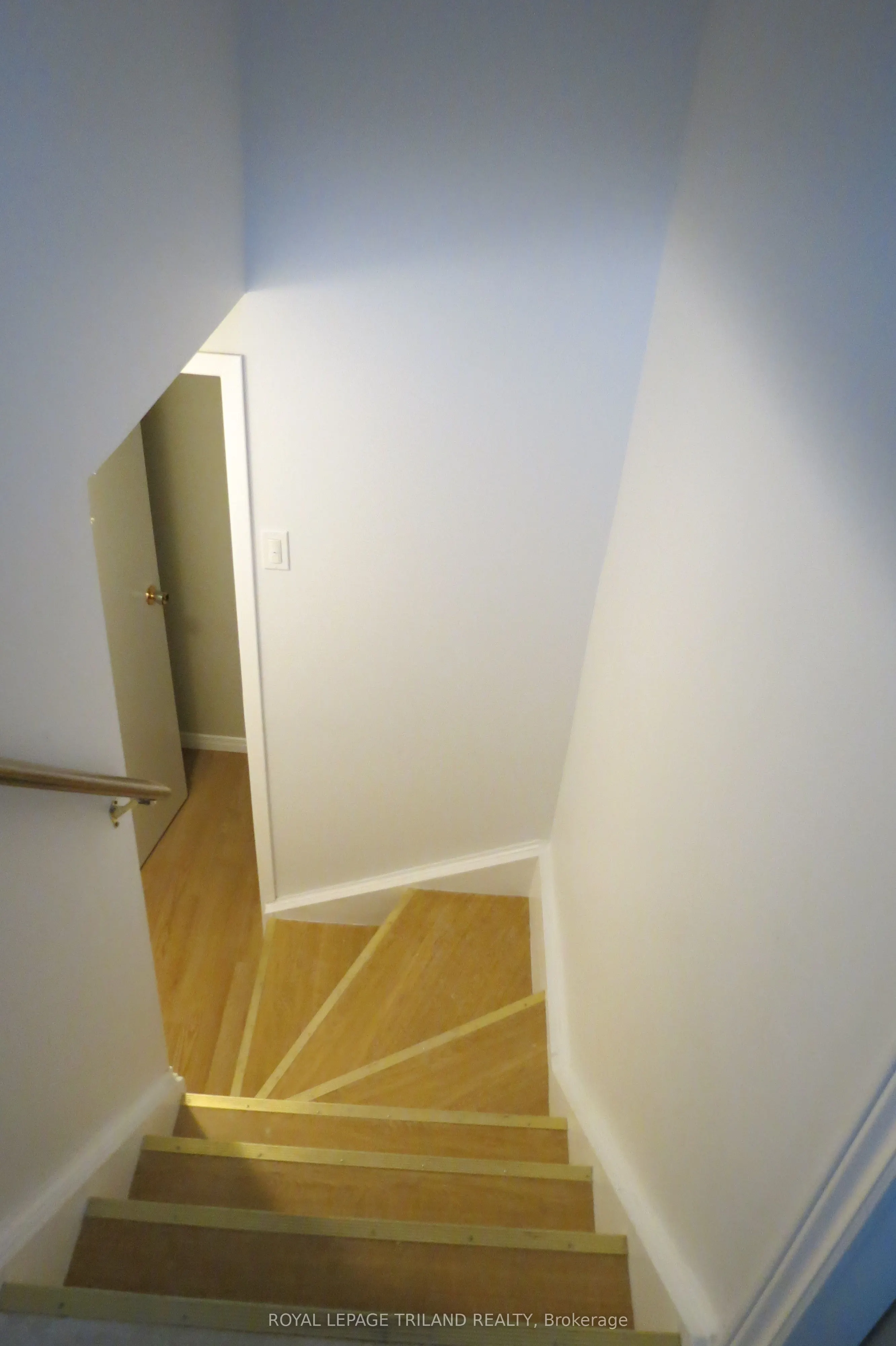 76 Ardsley Road, #Lower