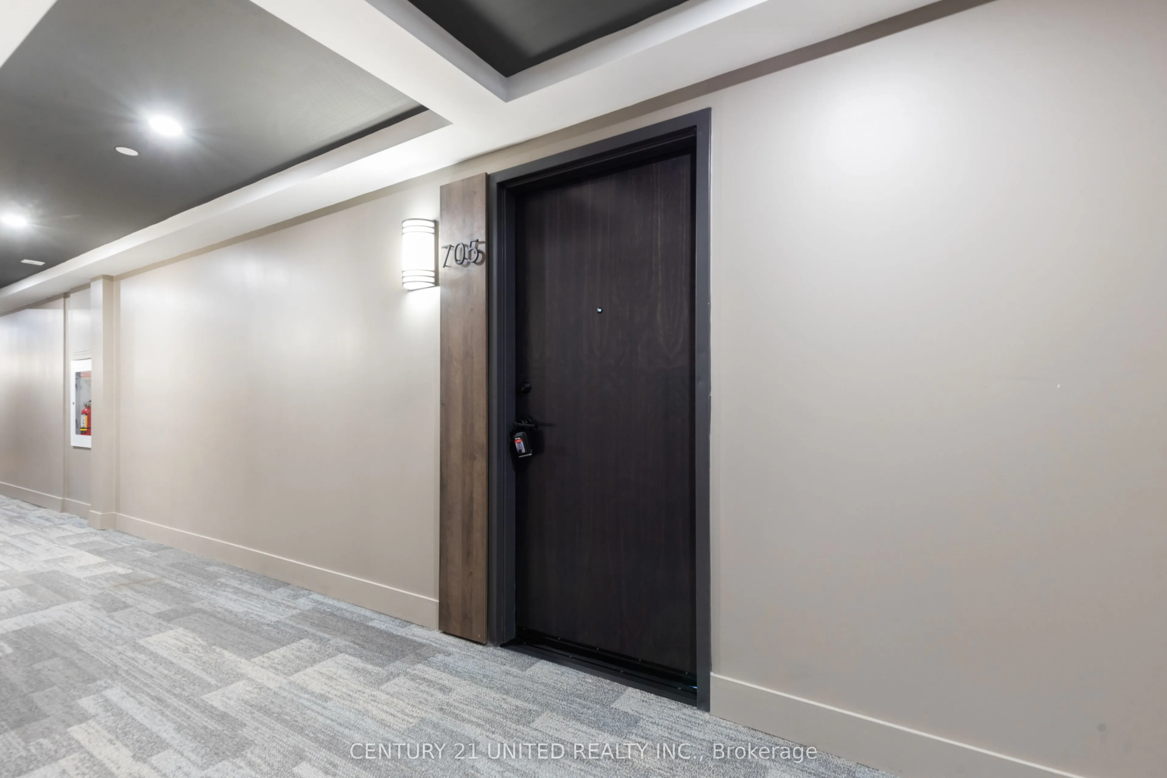 195 Hunter Street E, #705