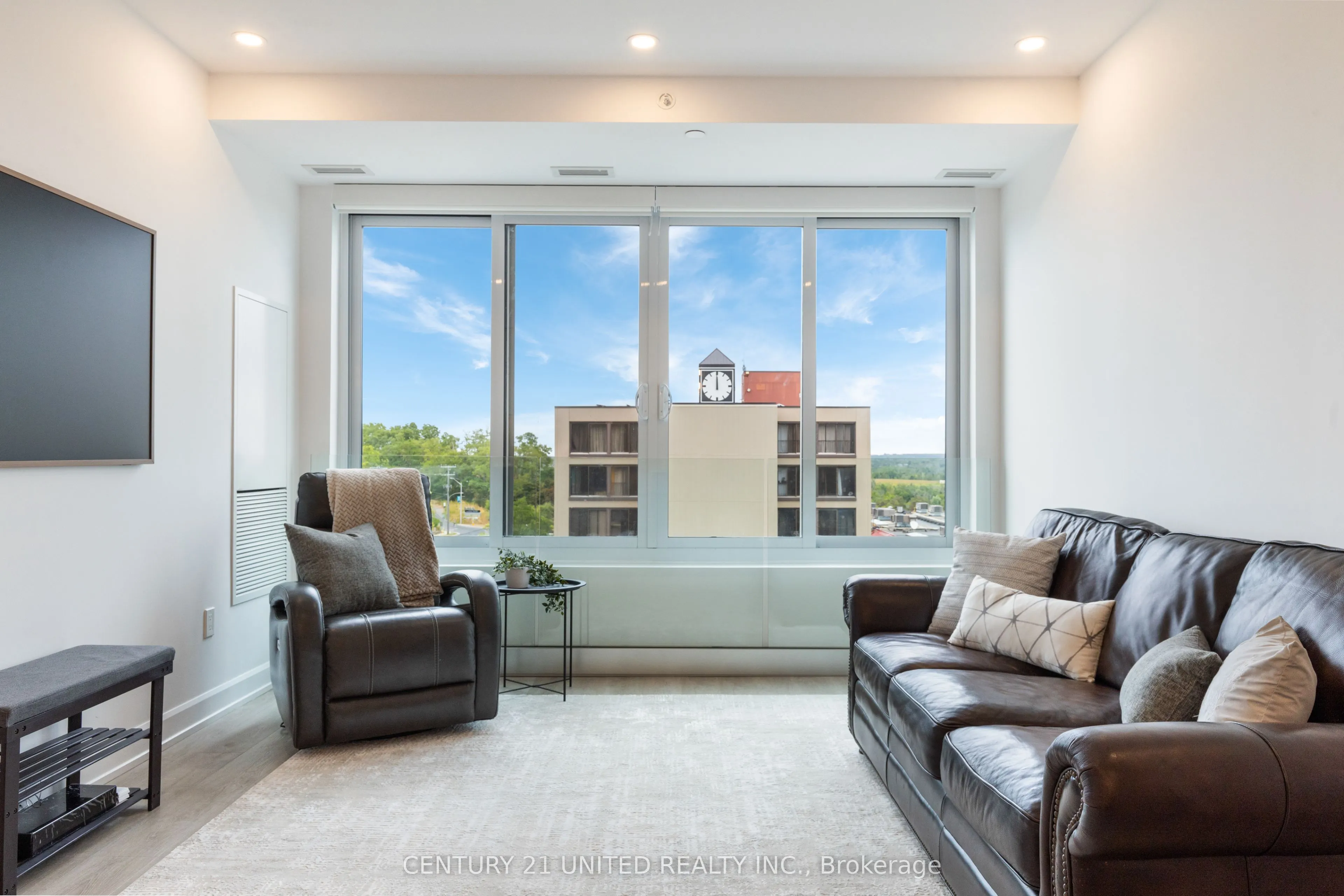 195 Hunter Street E, #705