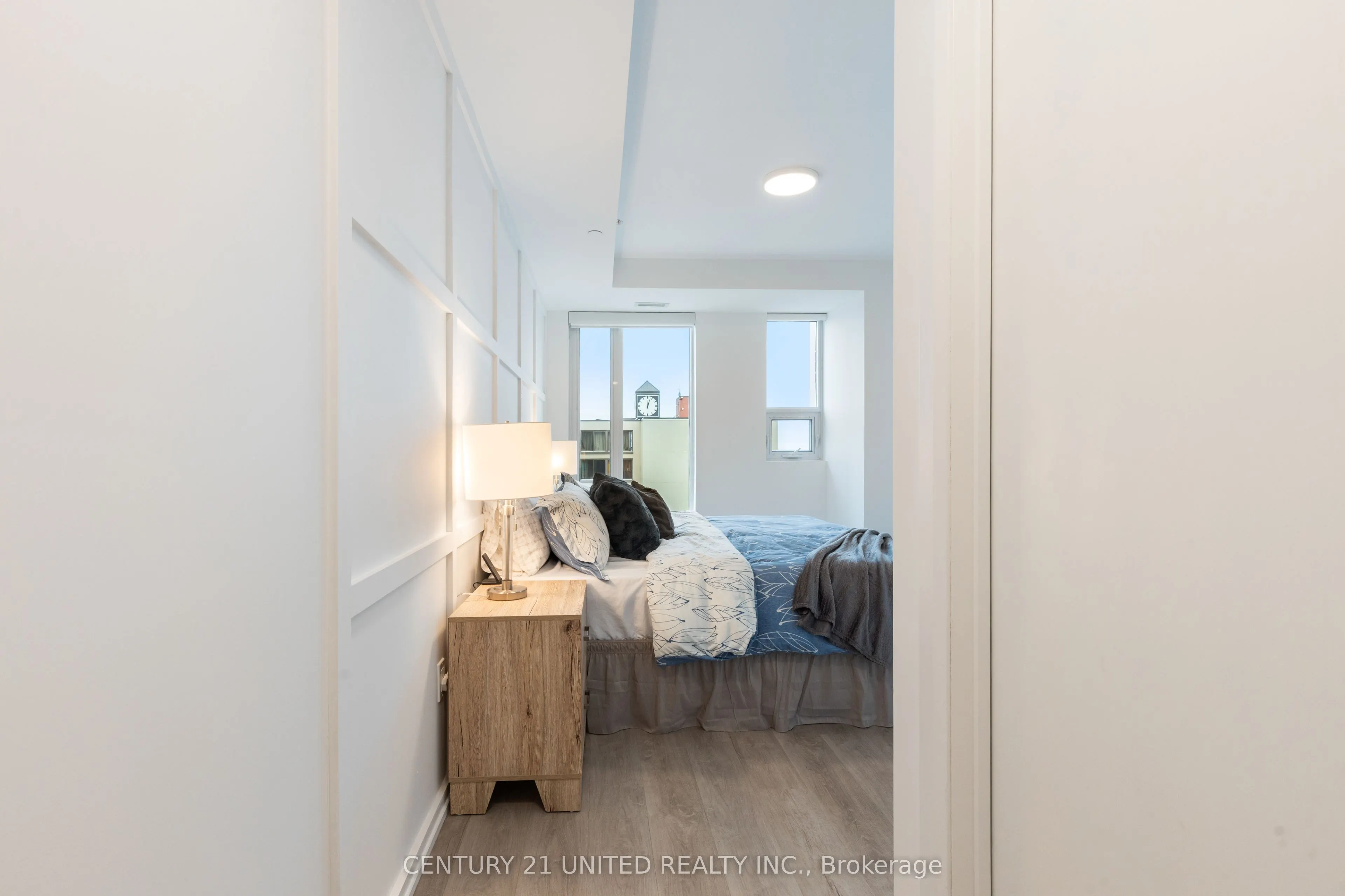 195 Hunter Street E, #705