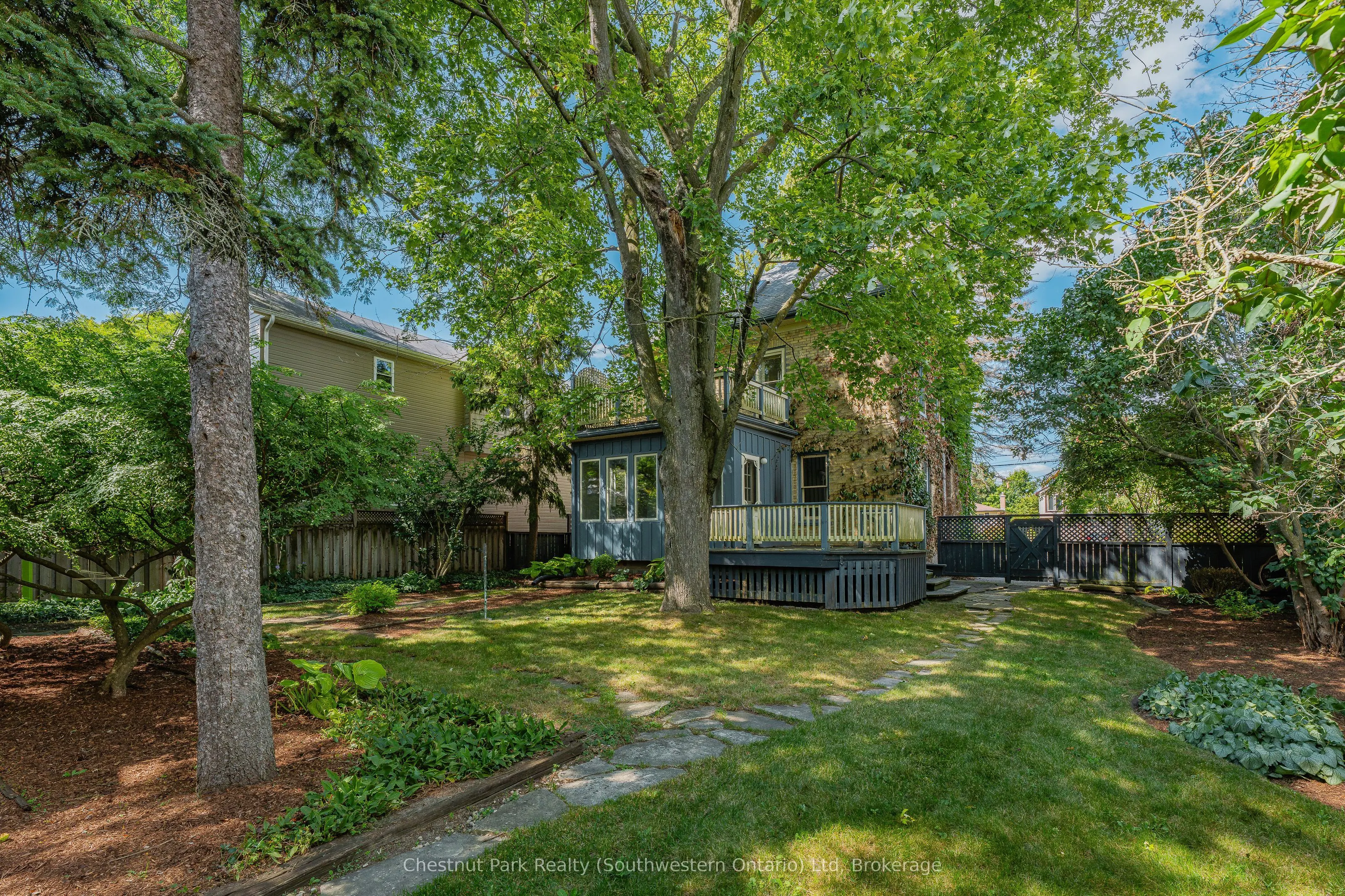 95 Snyders Road W