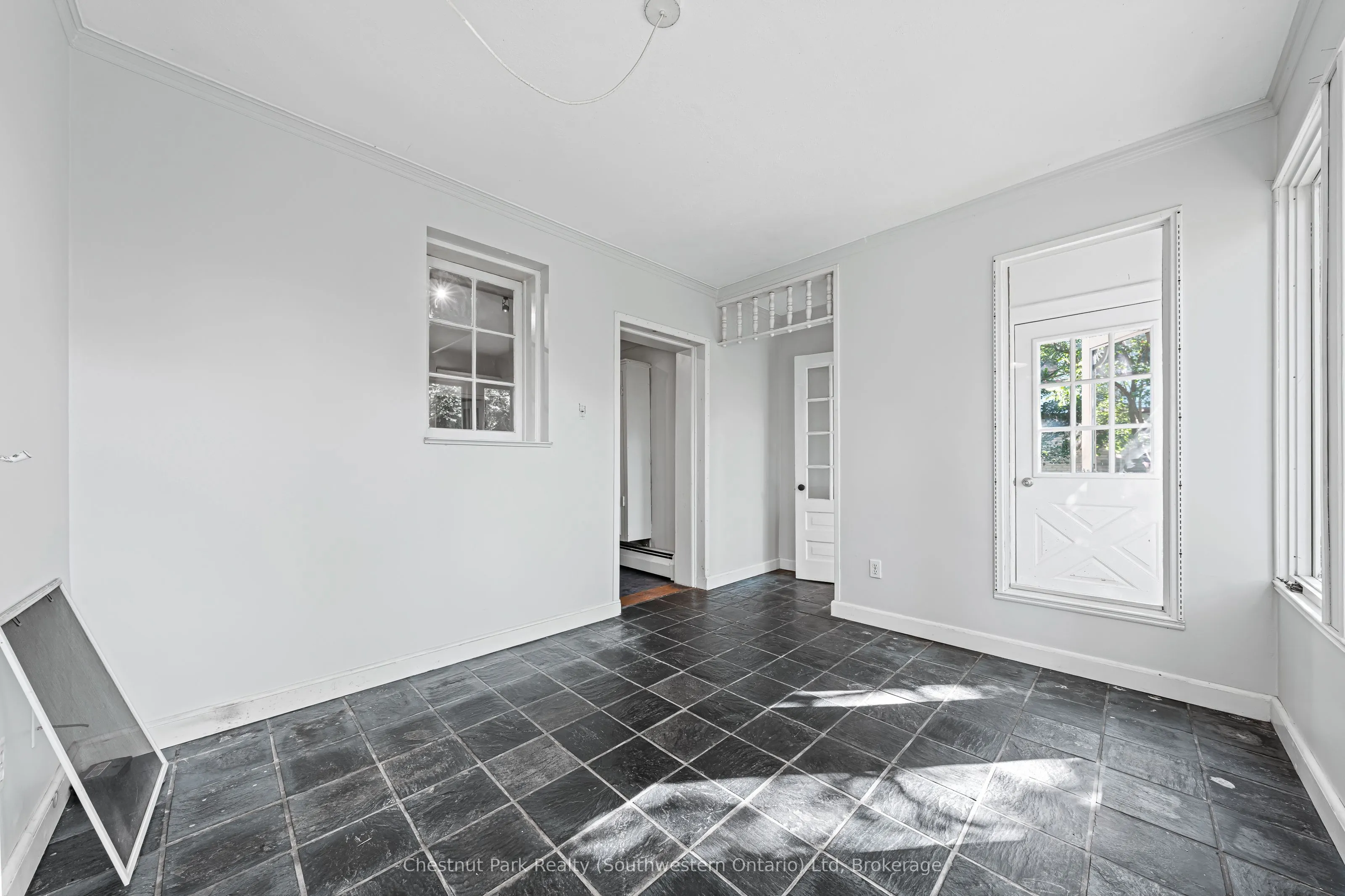 95 Snyders Road W