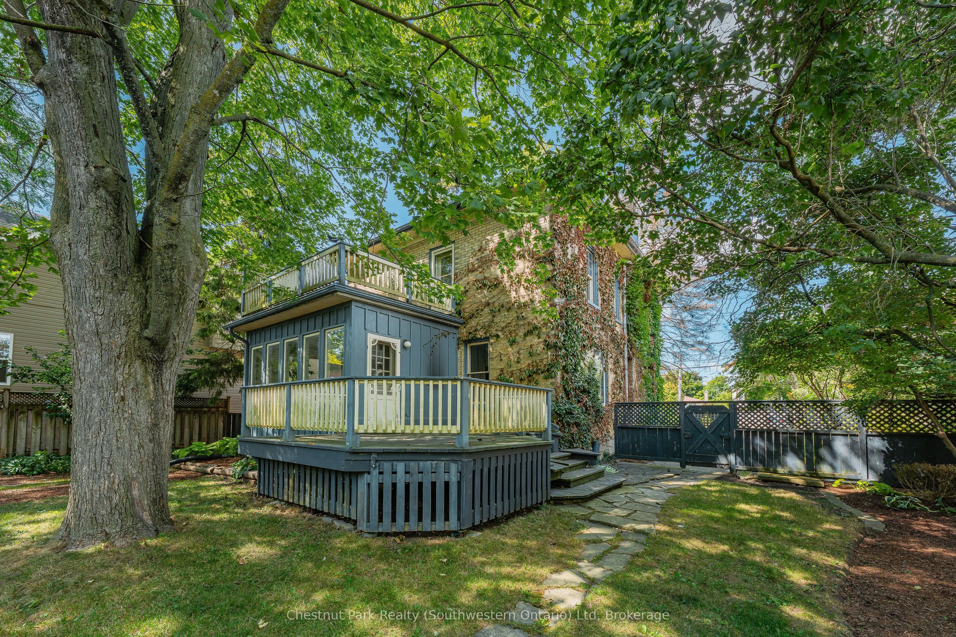 95 Snyders Road W