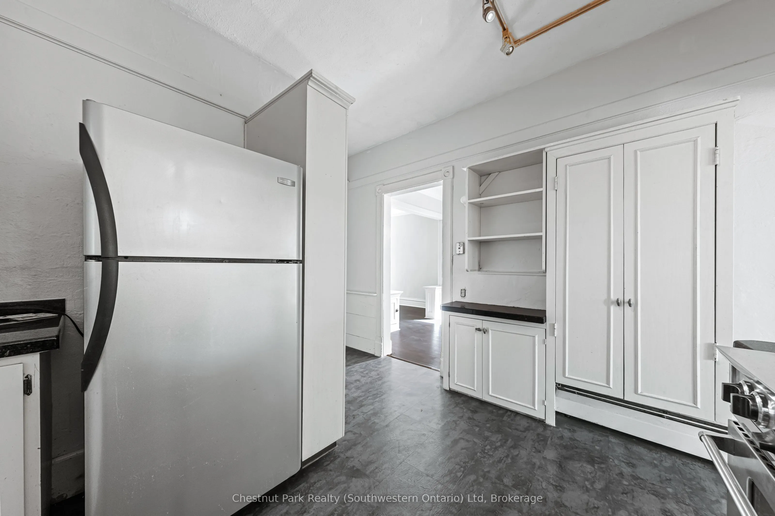 95 Snyders Road W
