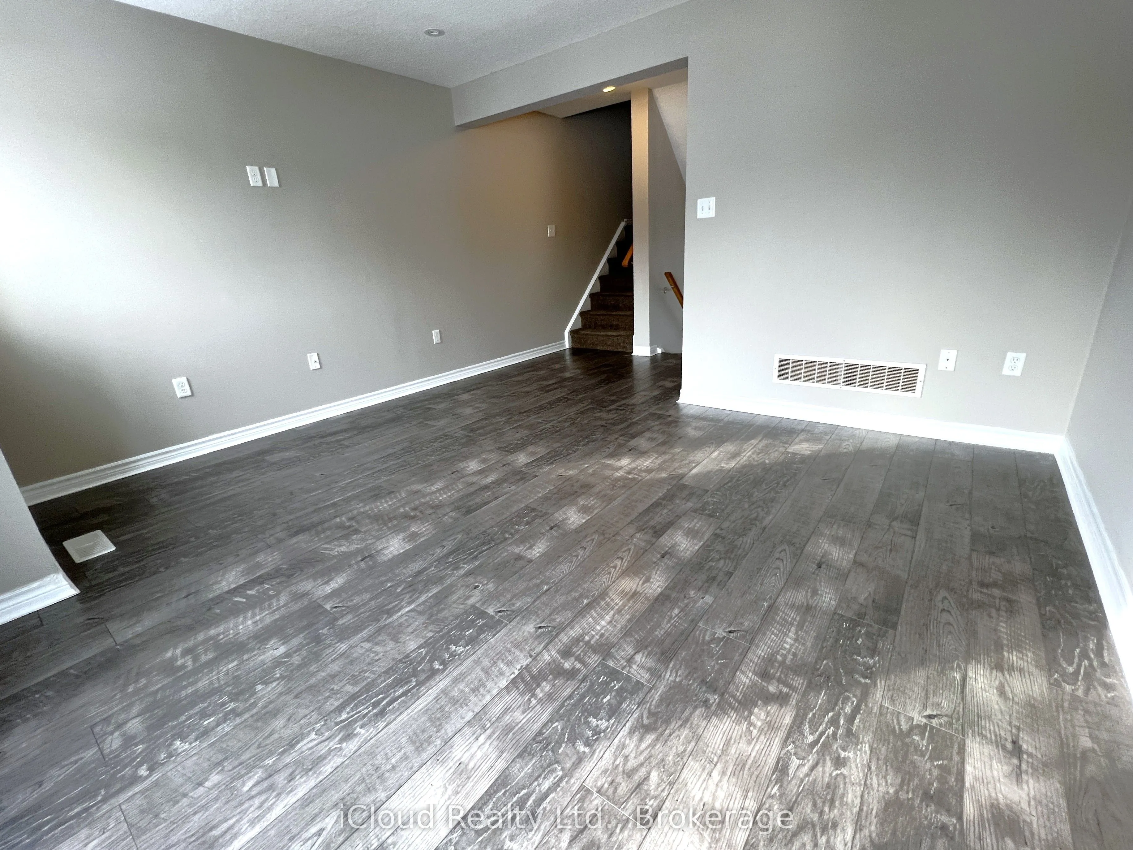 12 Poplar Drive, #18