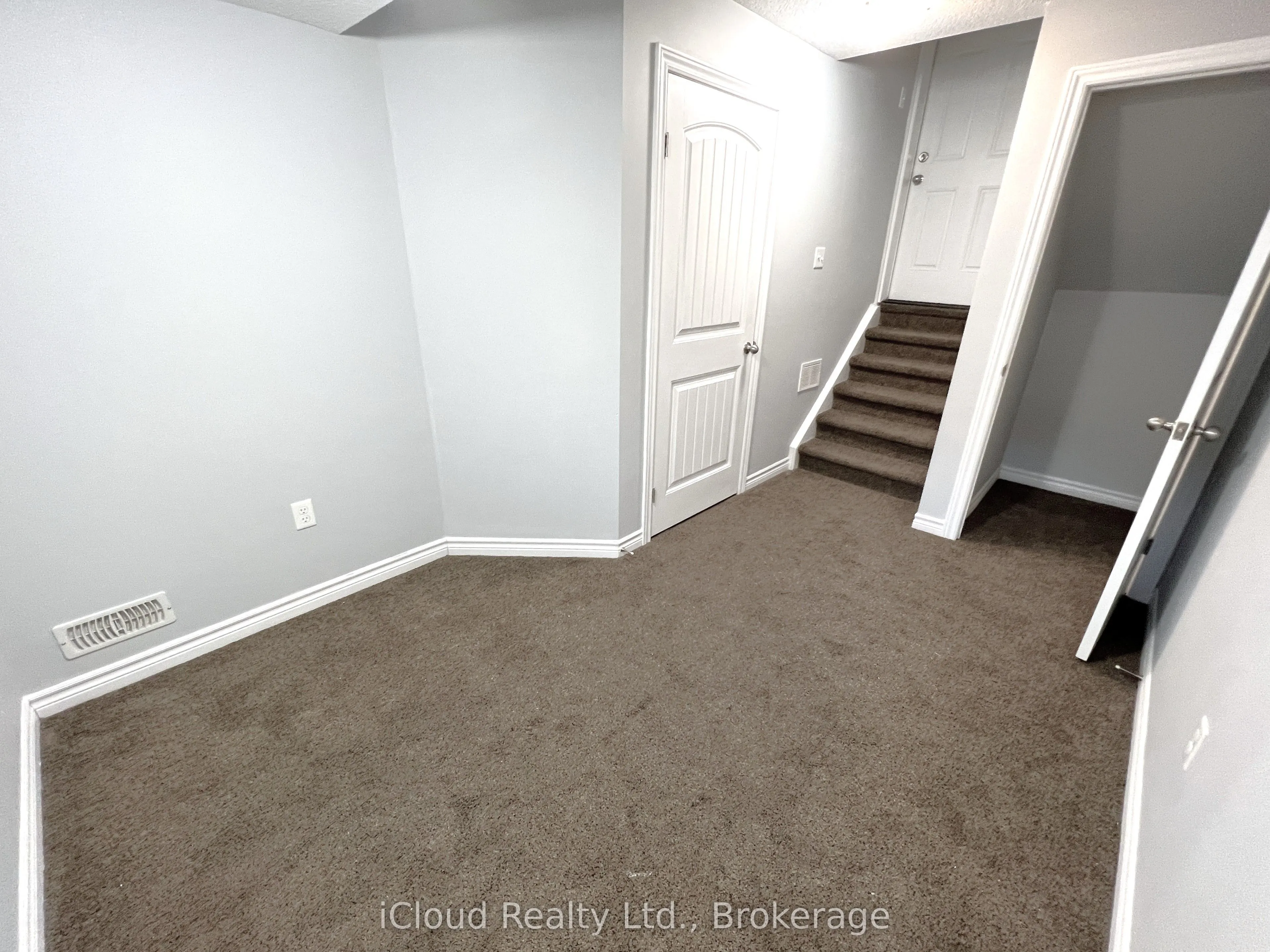 12 Poplar Drive, #18
