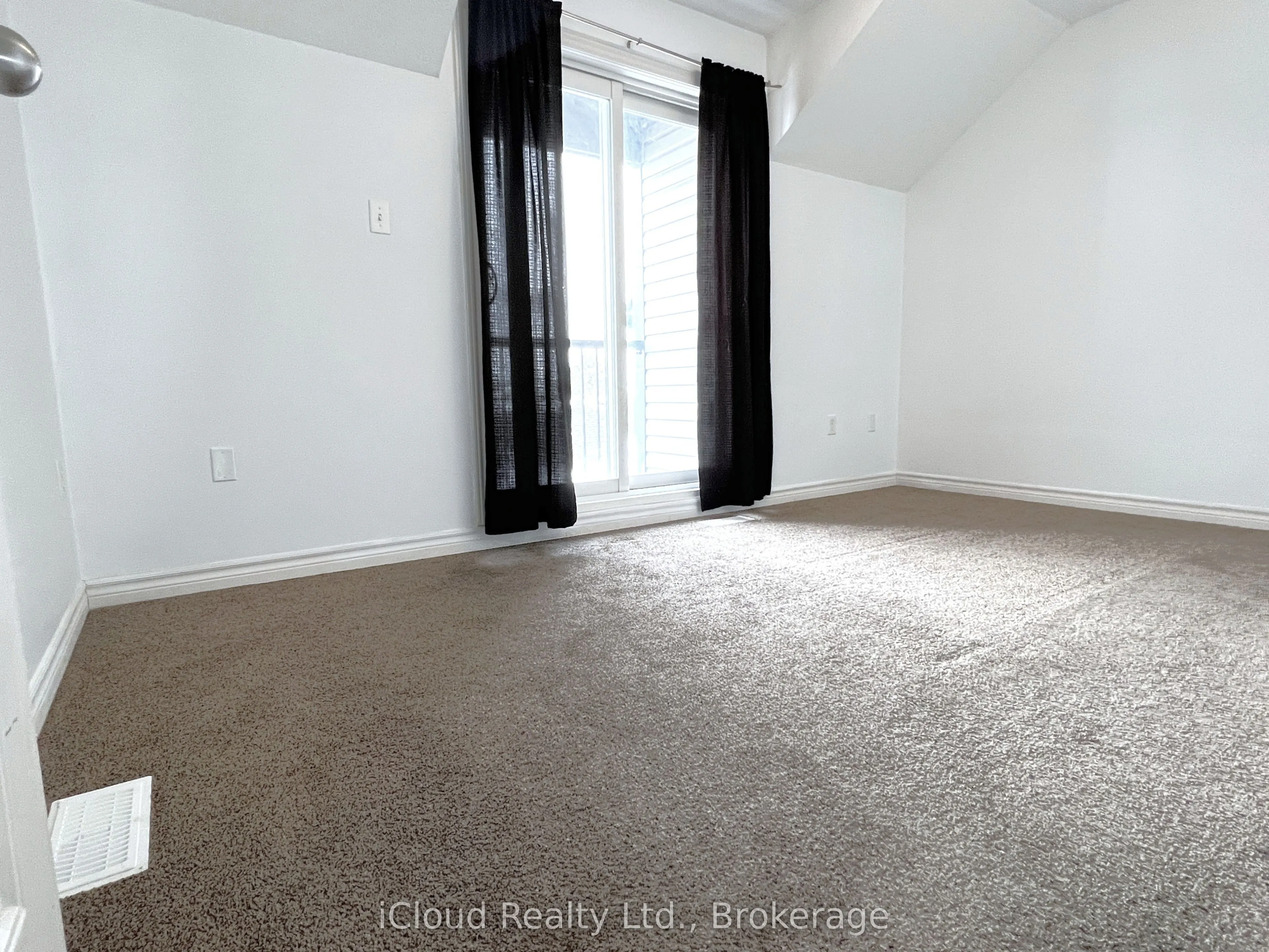 12 Poplar Drive, #18