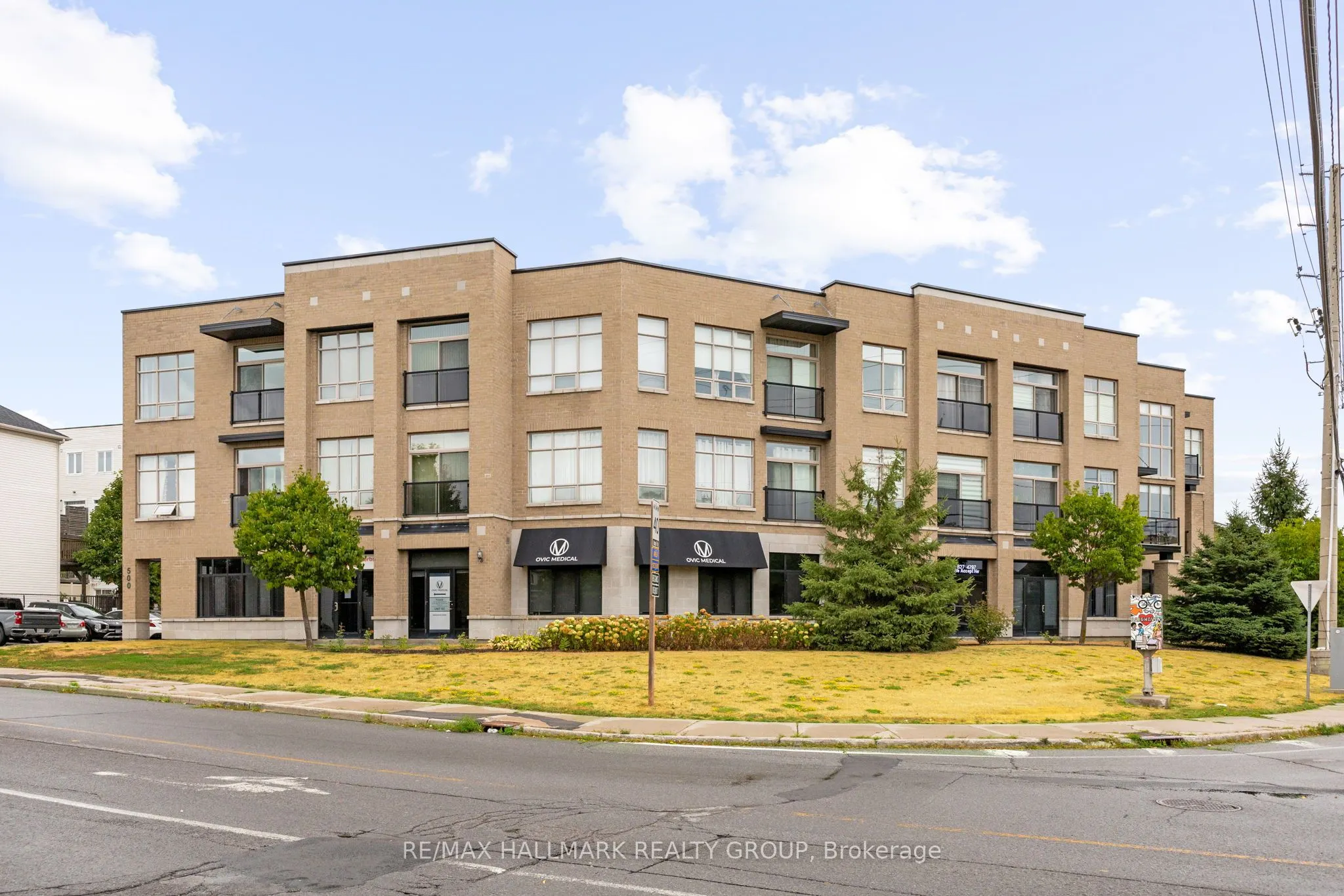 500 Claridge Drive, #206