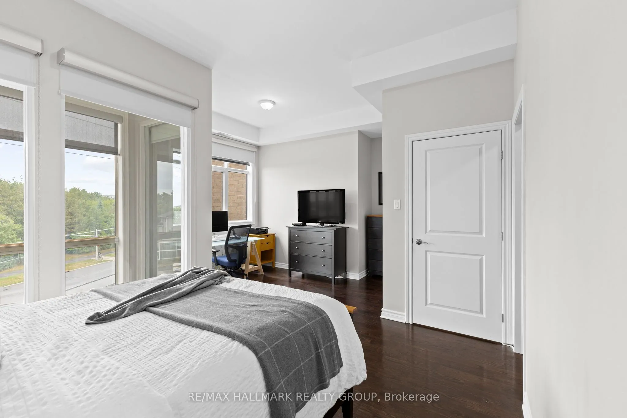 500 Claridge Drive, #206