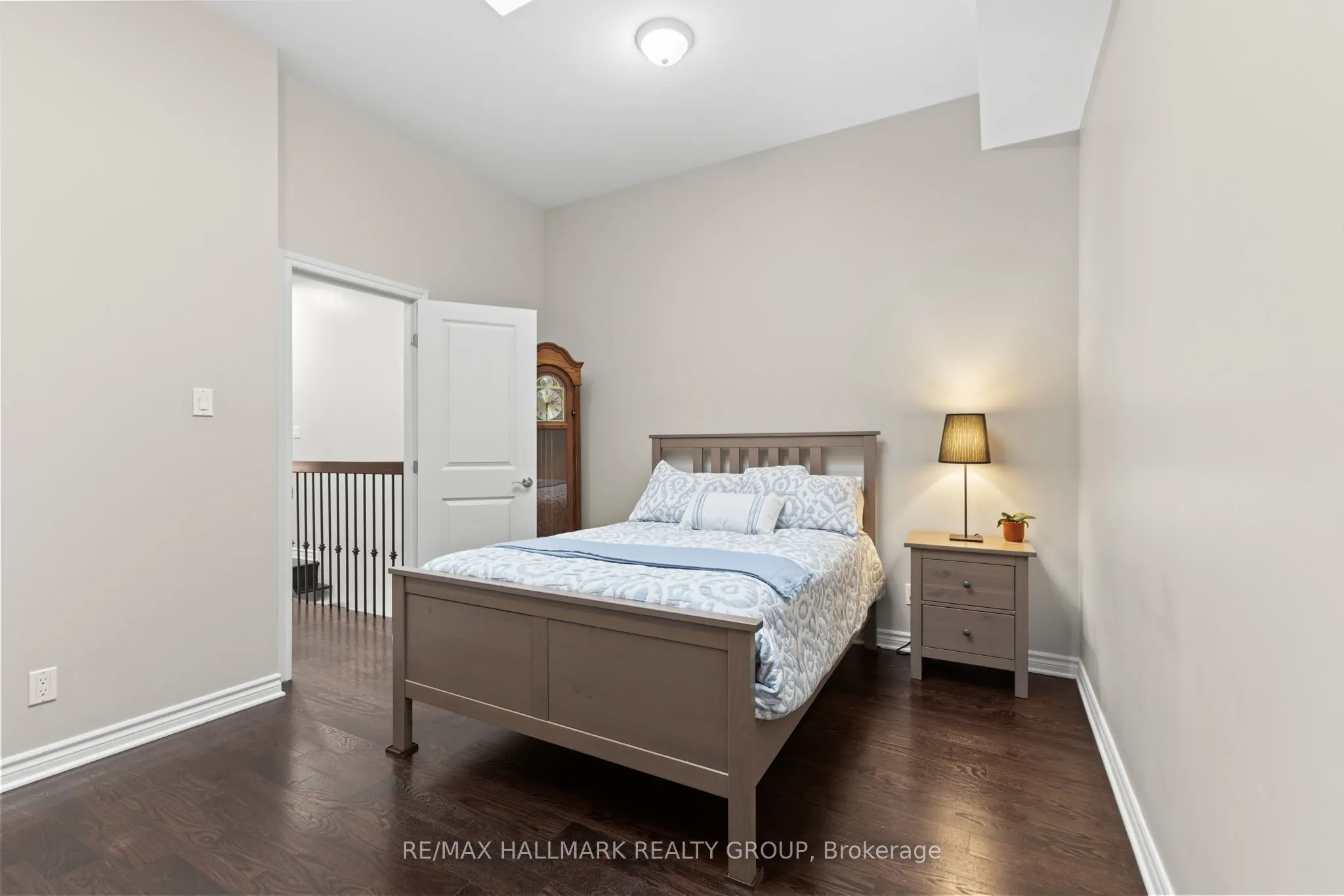 500 Claridge Drive, #206