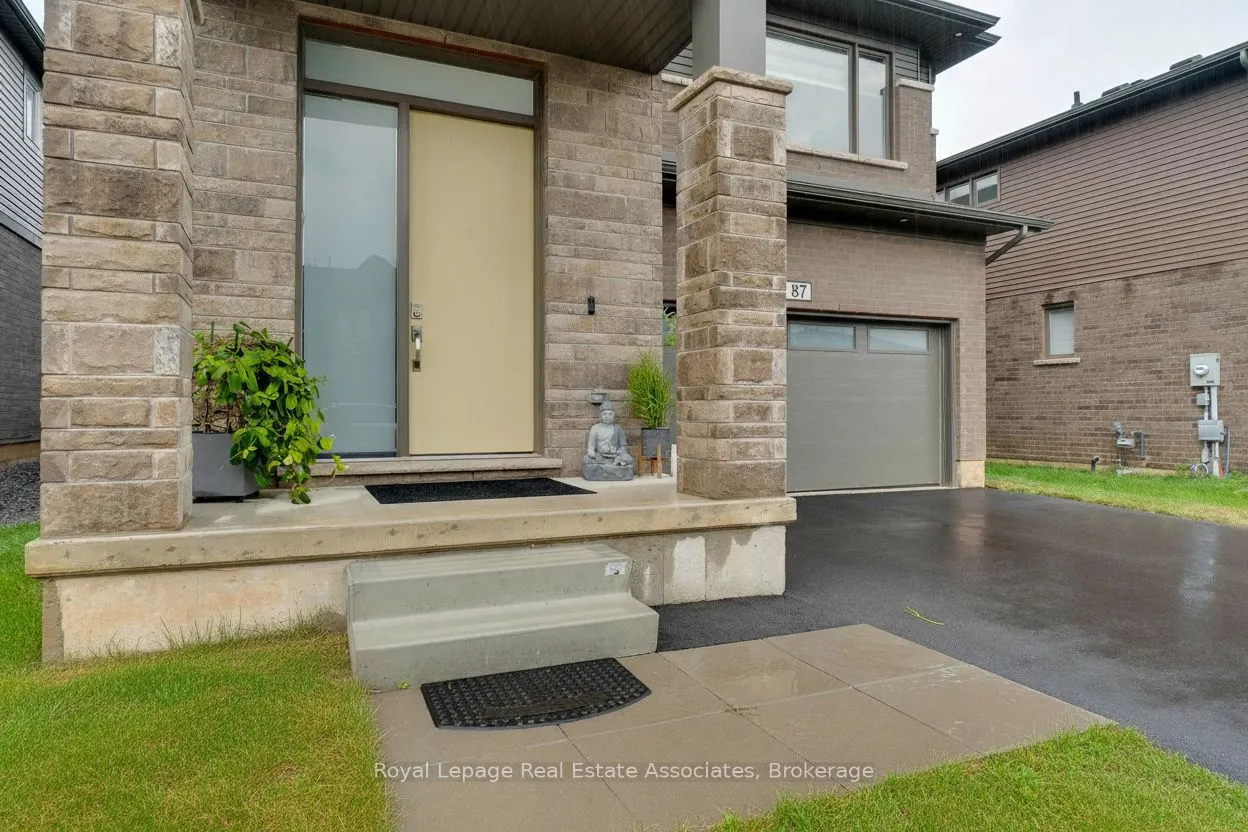 87 Acacia Road