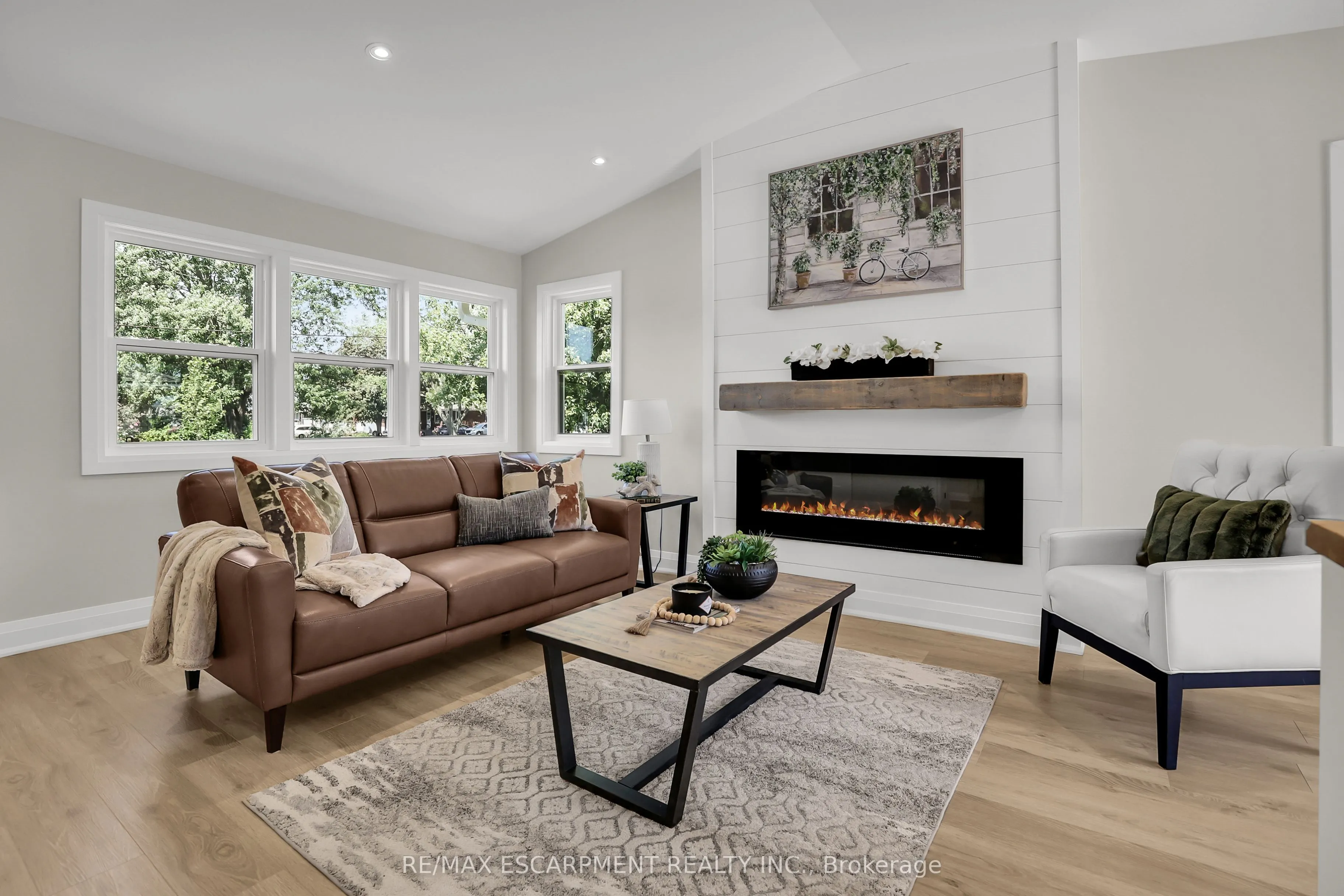 52 Valencourt Drive