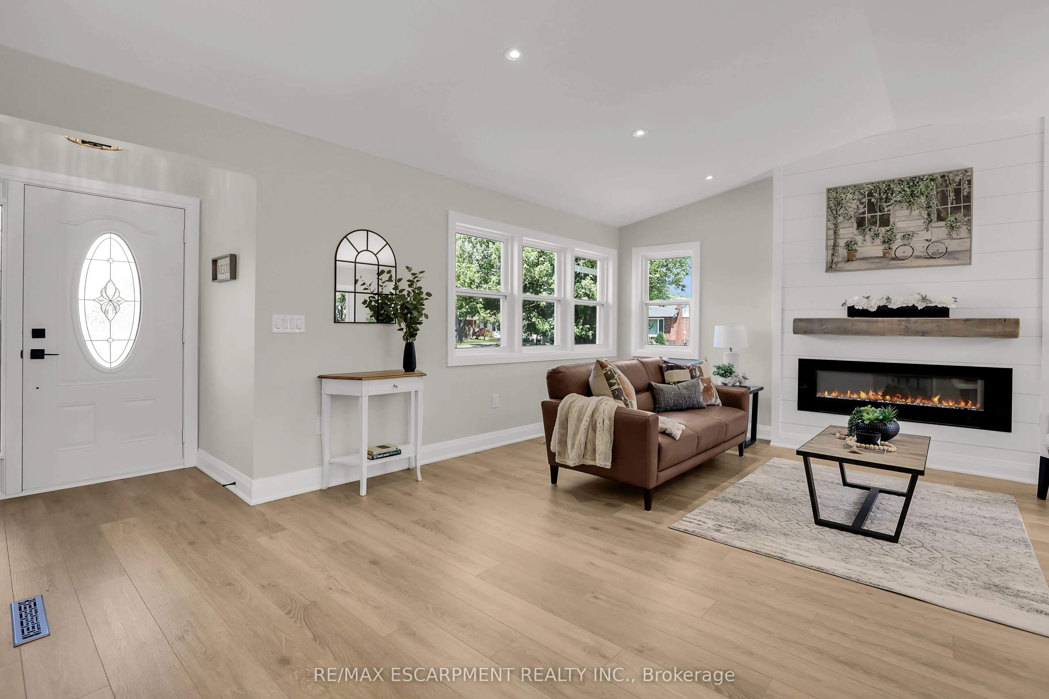 52 Valencourt Drive